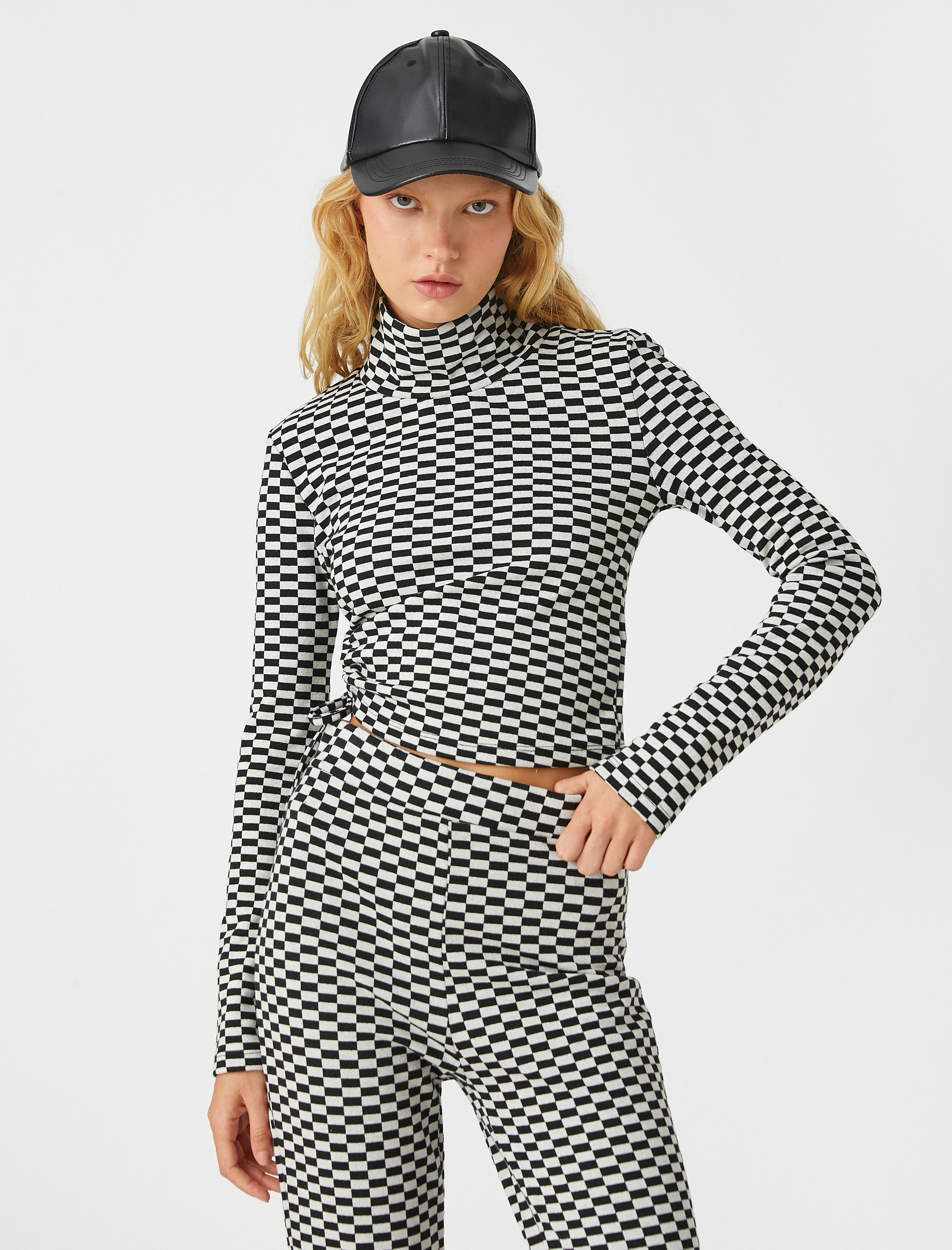   Crop Tişört Dik Yaka Büzgülü