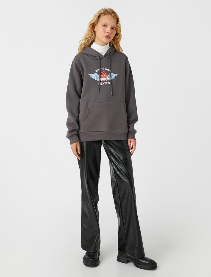  Baskılı Sweatshirt Kapüşonlu Cep Detaylı İçi Polarlı