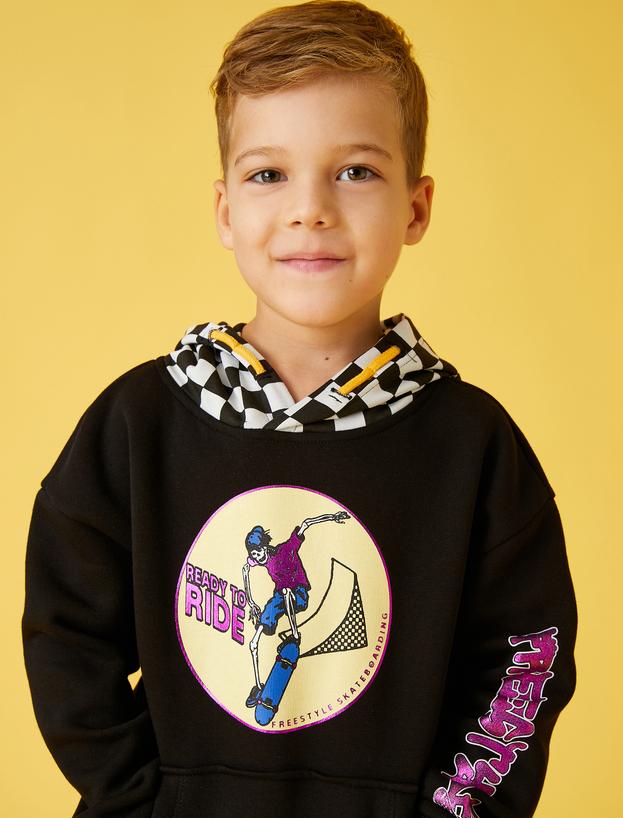  Erkek Çocuk Kapüşonlu Baskılı Sweatshirt Kareli
