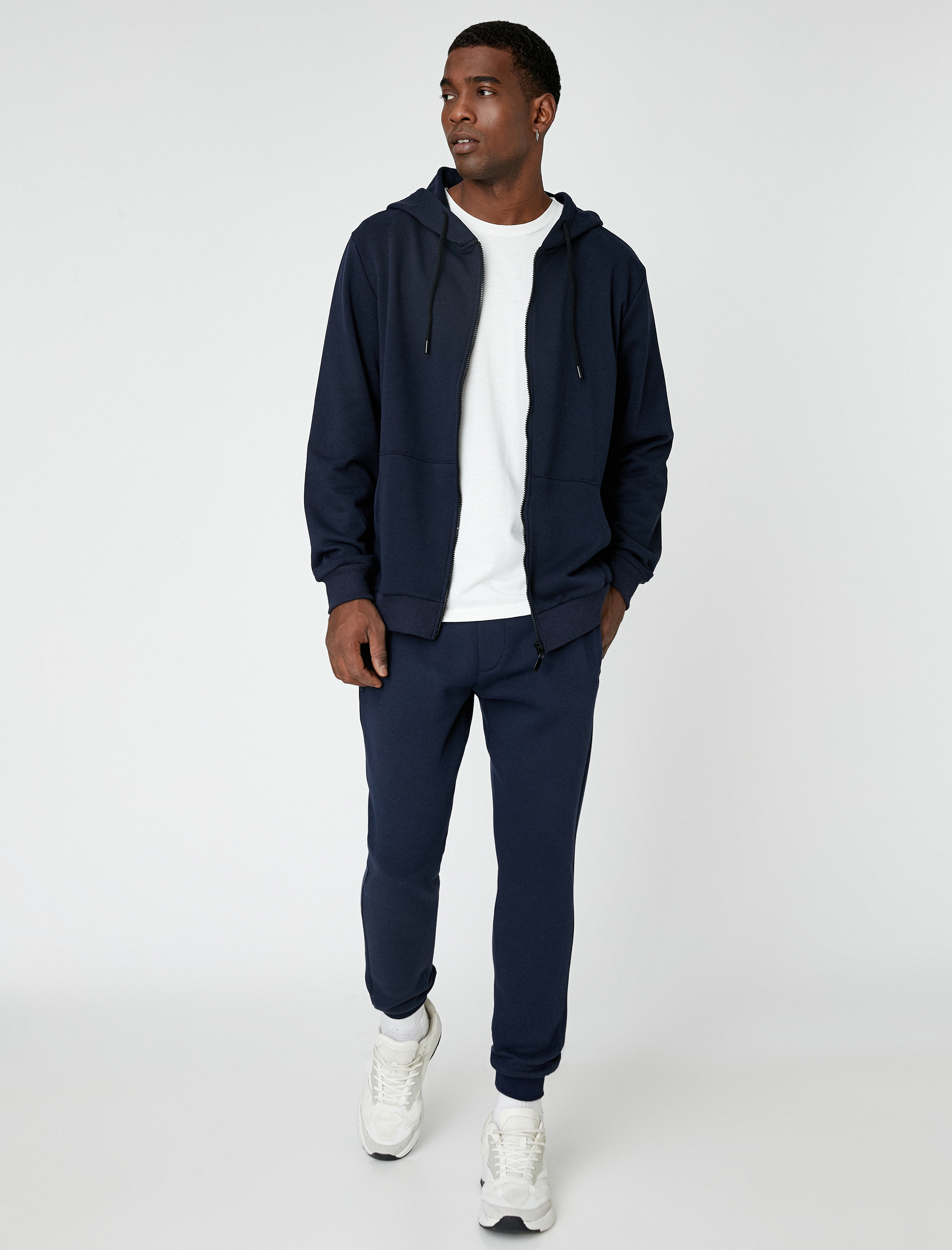 Fermuarlı Kapşonlu Sweatshirt