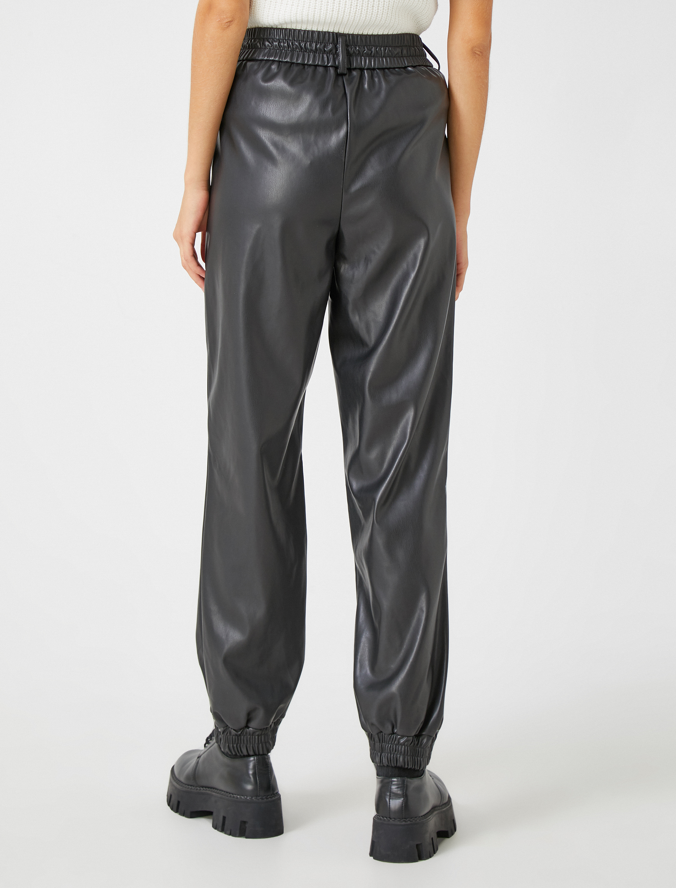 Jogger Pantolon Deri Görünümlü