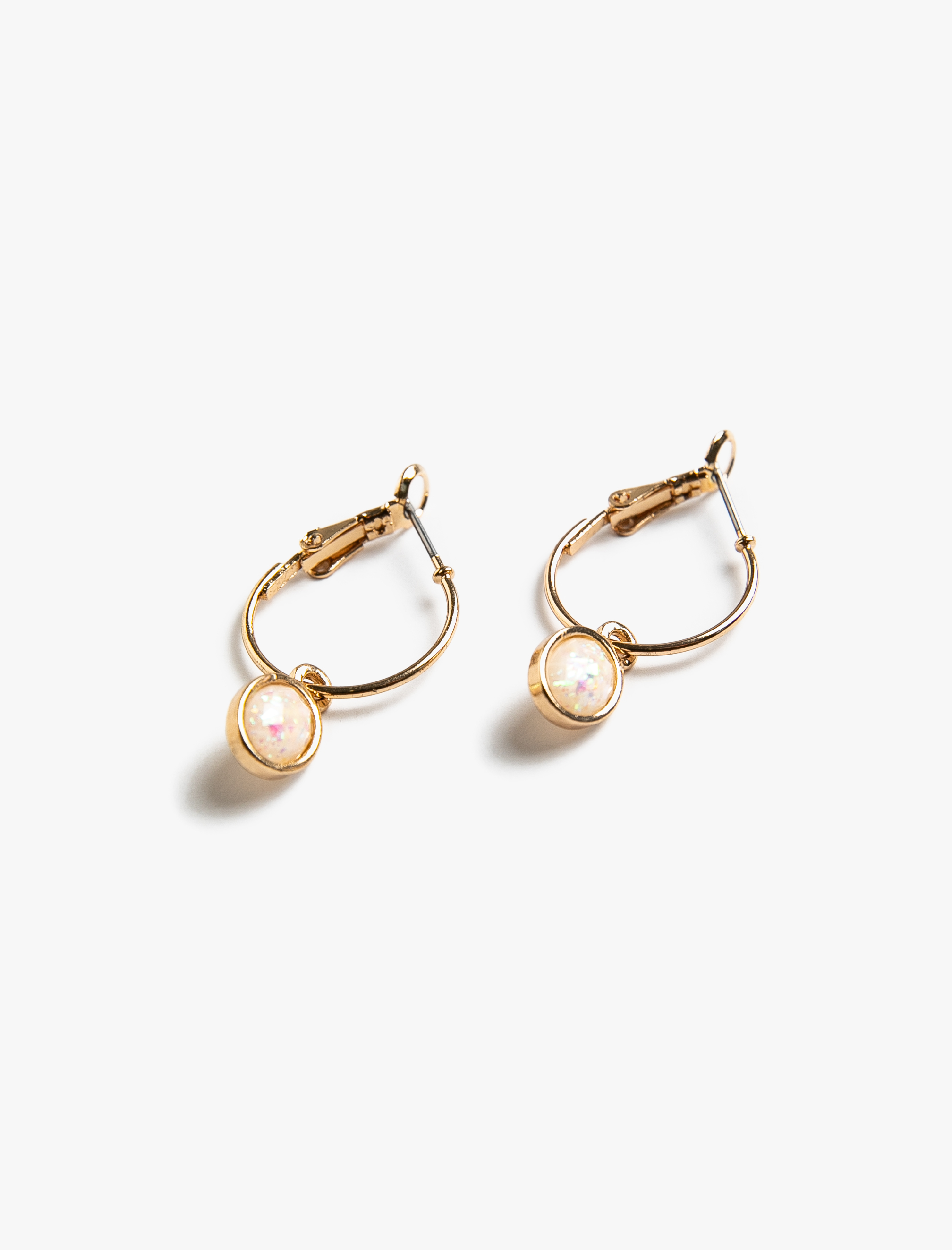  Kadın Taş Detaylı Küpe