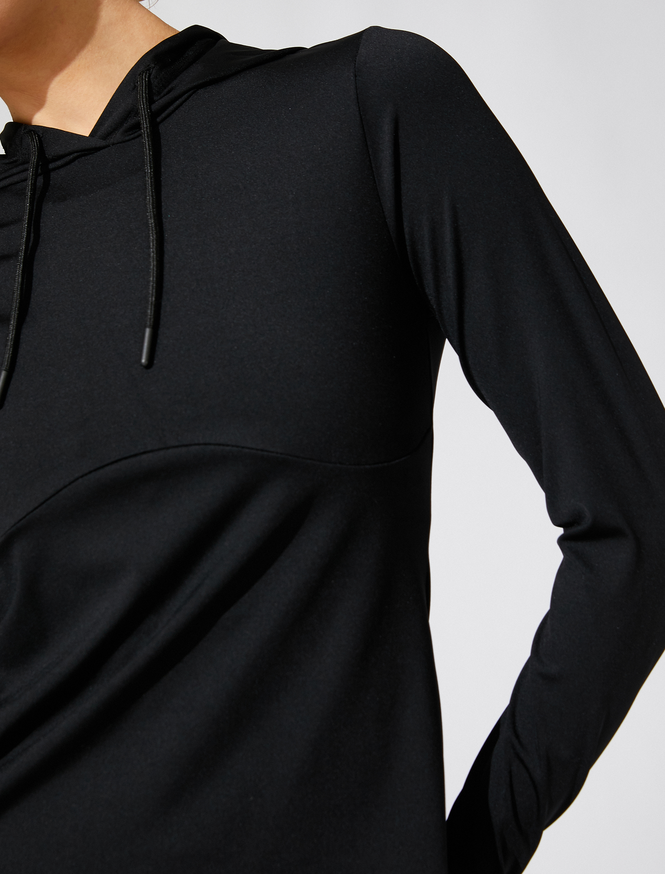   Kapüşonlu Spor Sweatshirt Hafif Kumaş İpeksi Dokulu