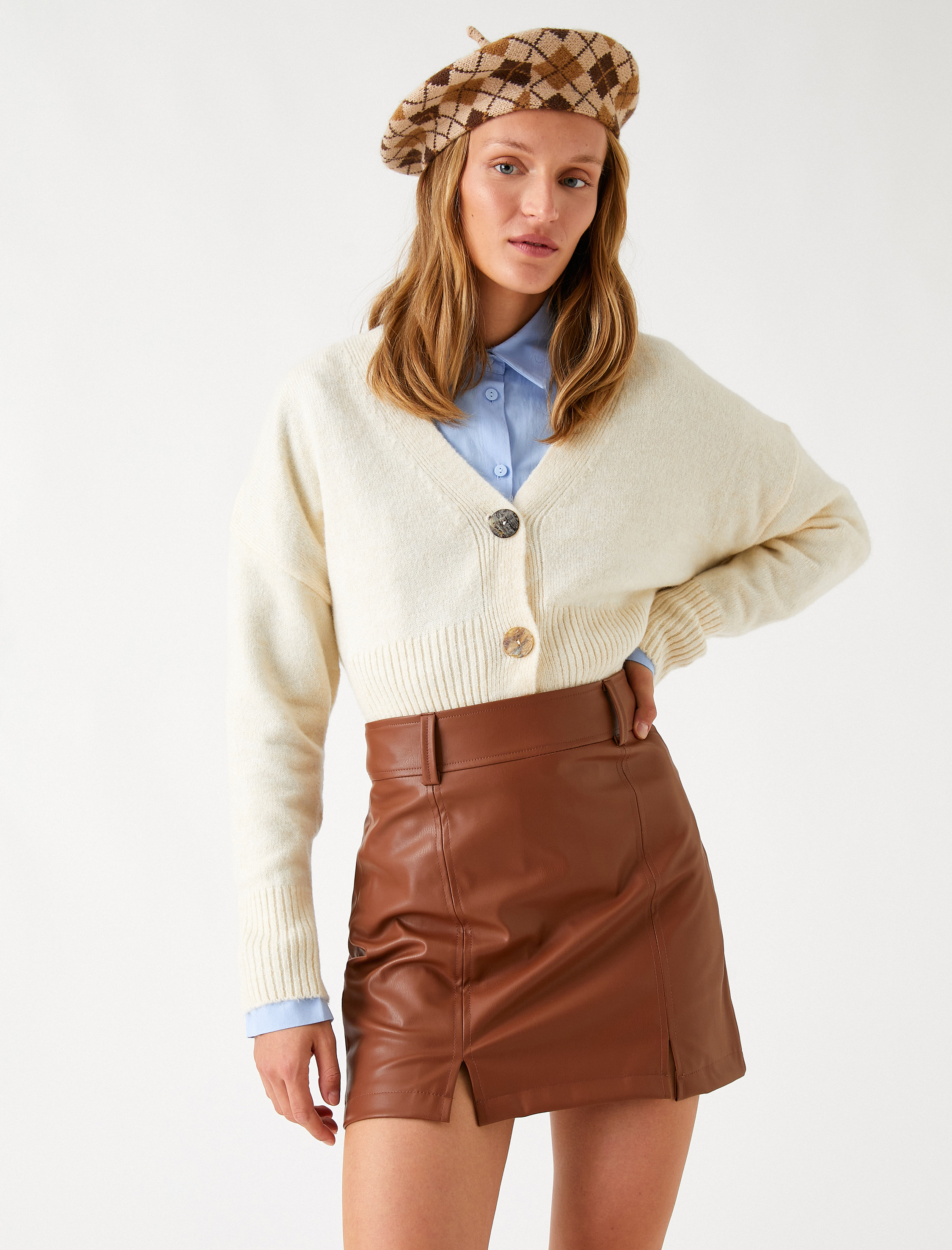 Crop Hırka Düğmeli V Yaka