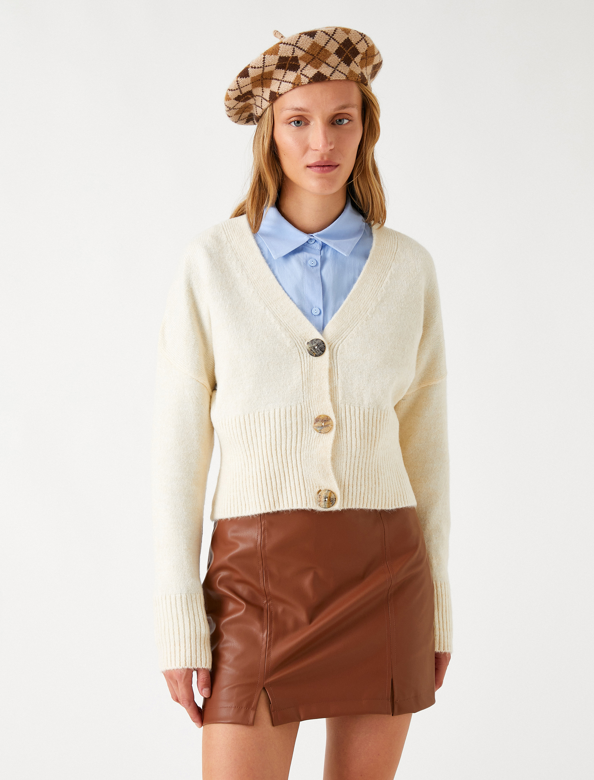 Crop Hırka Düğmeli V Yaka