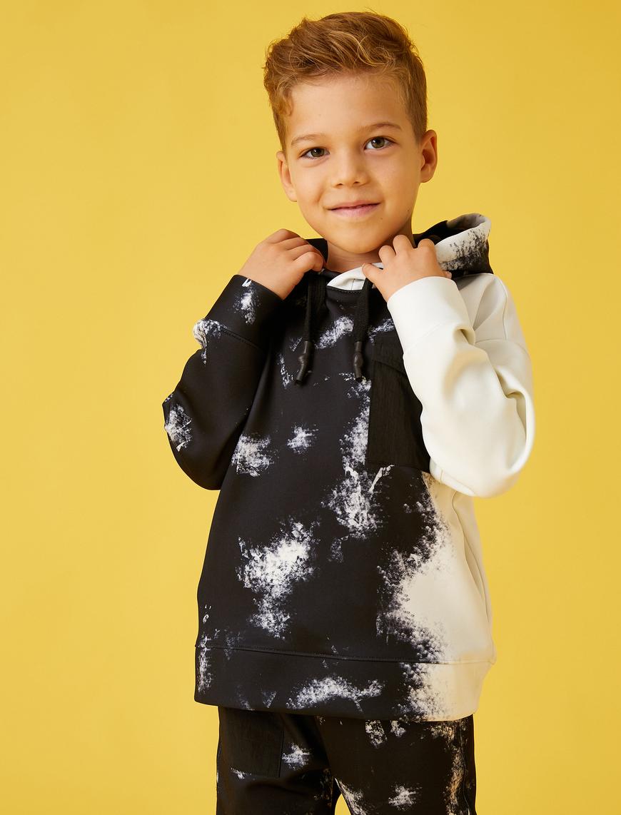  Erkek Çocuk Kapüşonlu Sweatshirt Renk Geçişli Cep Detaylı