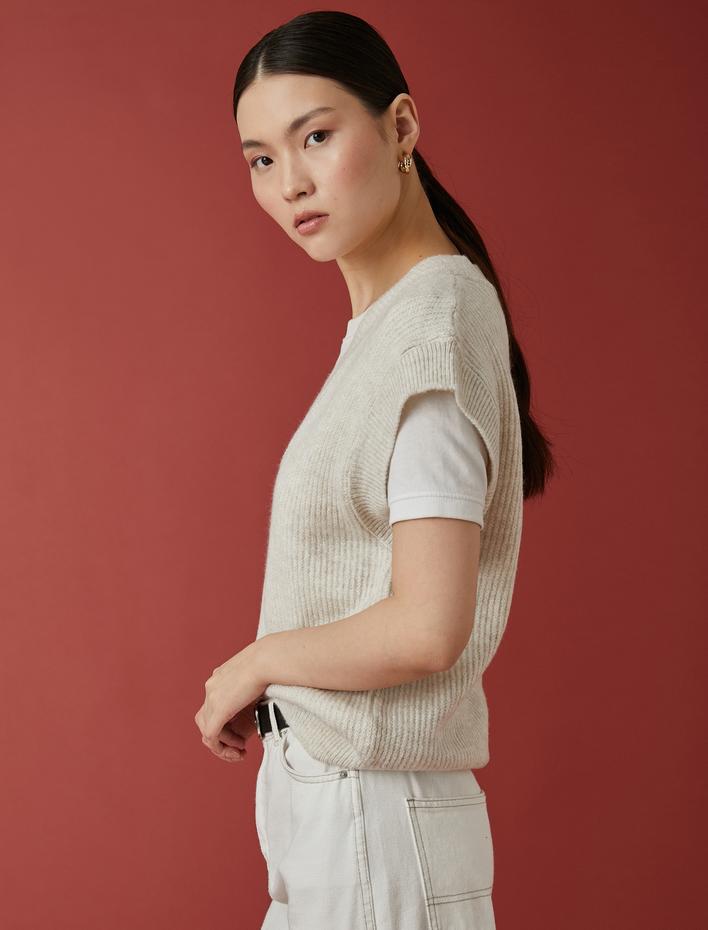  Örgü Süveter V Yaka Kolsuz