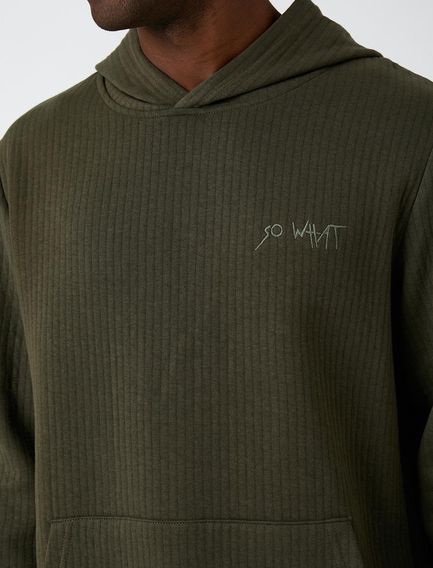   Slogan Baskılı Kapşonlu Sweatshirt Cep Detaylı