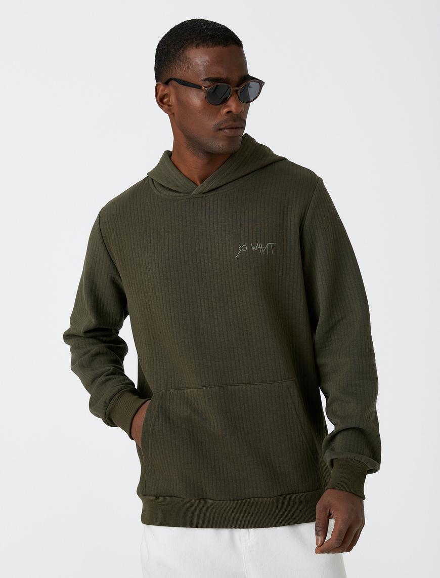   Slogan Baskılı Kapşonlu Sweatshirt Cep Detaylı