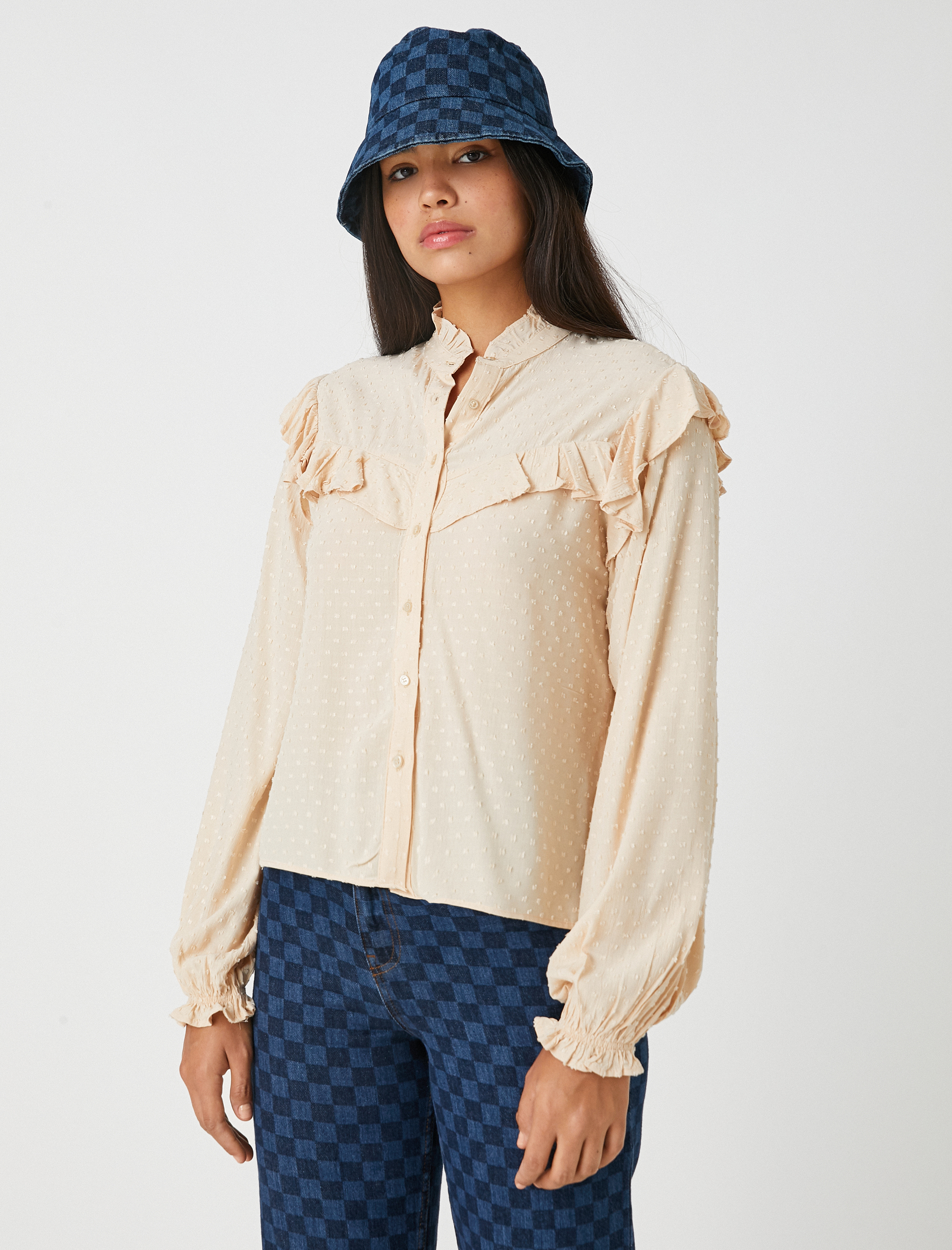   Fırfırlı Gömlek Hakim Yaka Dokulu