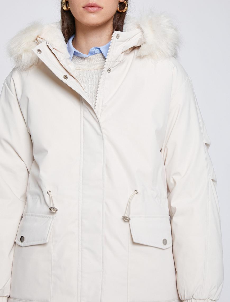   Kapüşonlu Anorak Cepli Fermuarlı Çıkarılabilir Peluş Yaka