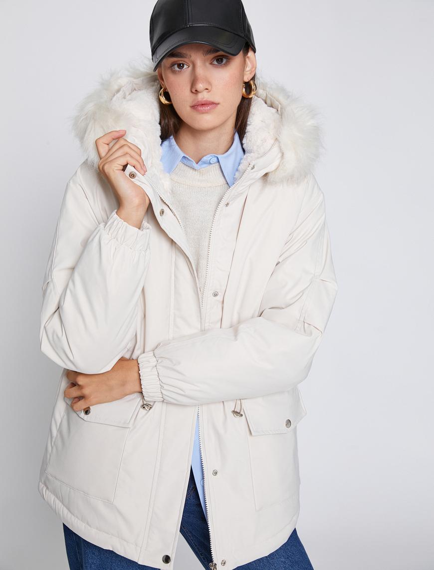   Kapüşonlu Anorak Cepli Fermuarlı Çıkarılabilir Peluş Yaka