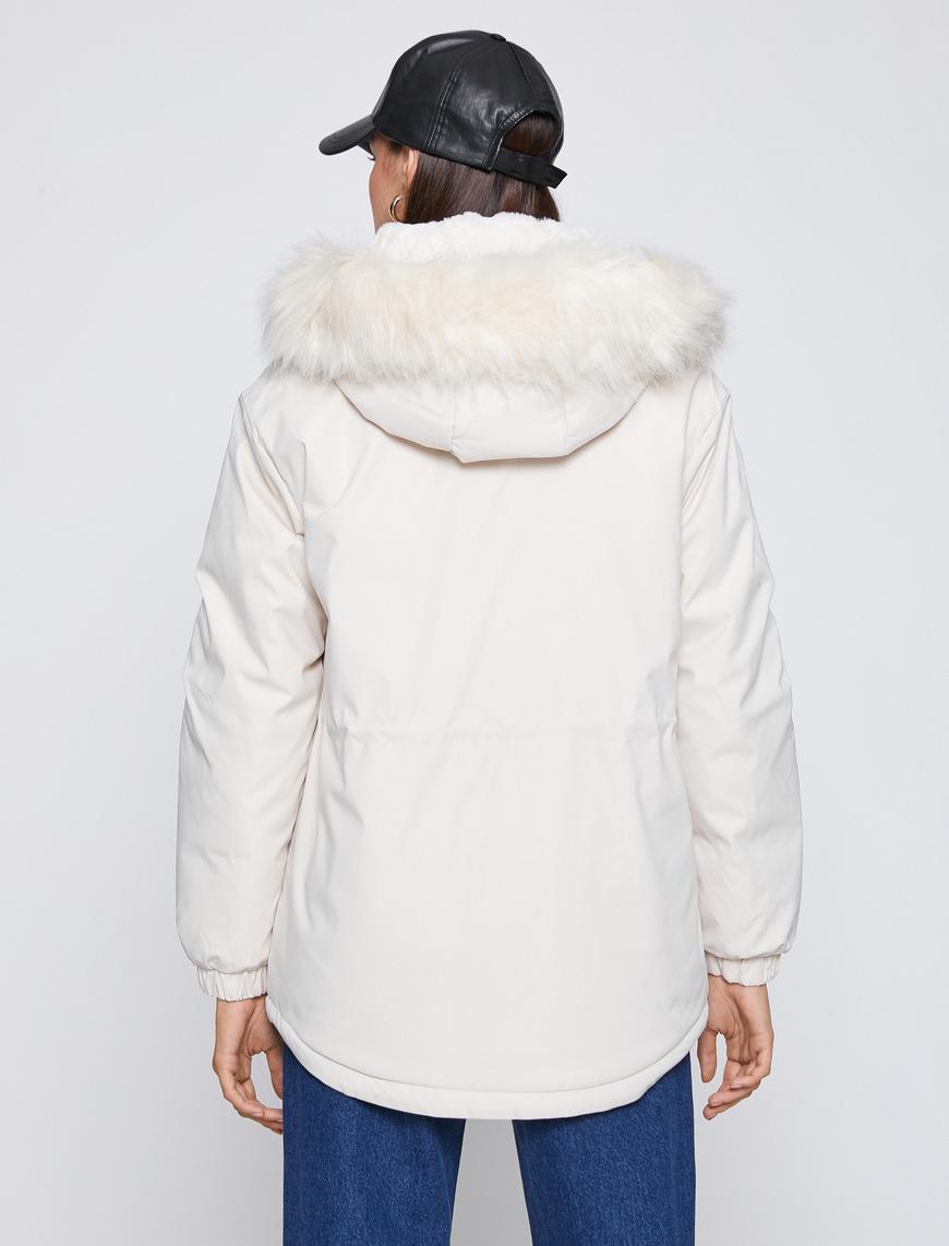   Kapüşonlu Anorak Cepli Fermuarlı Çıkarılabilir Peluş Yaka