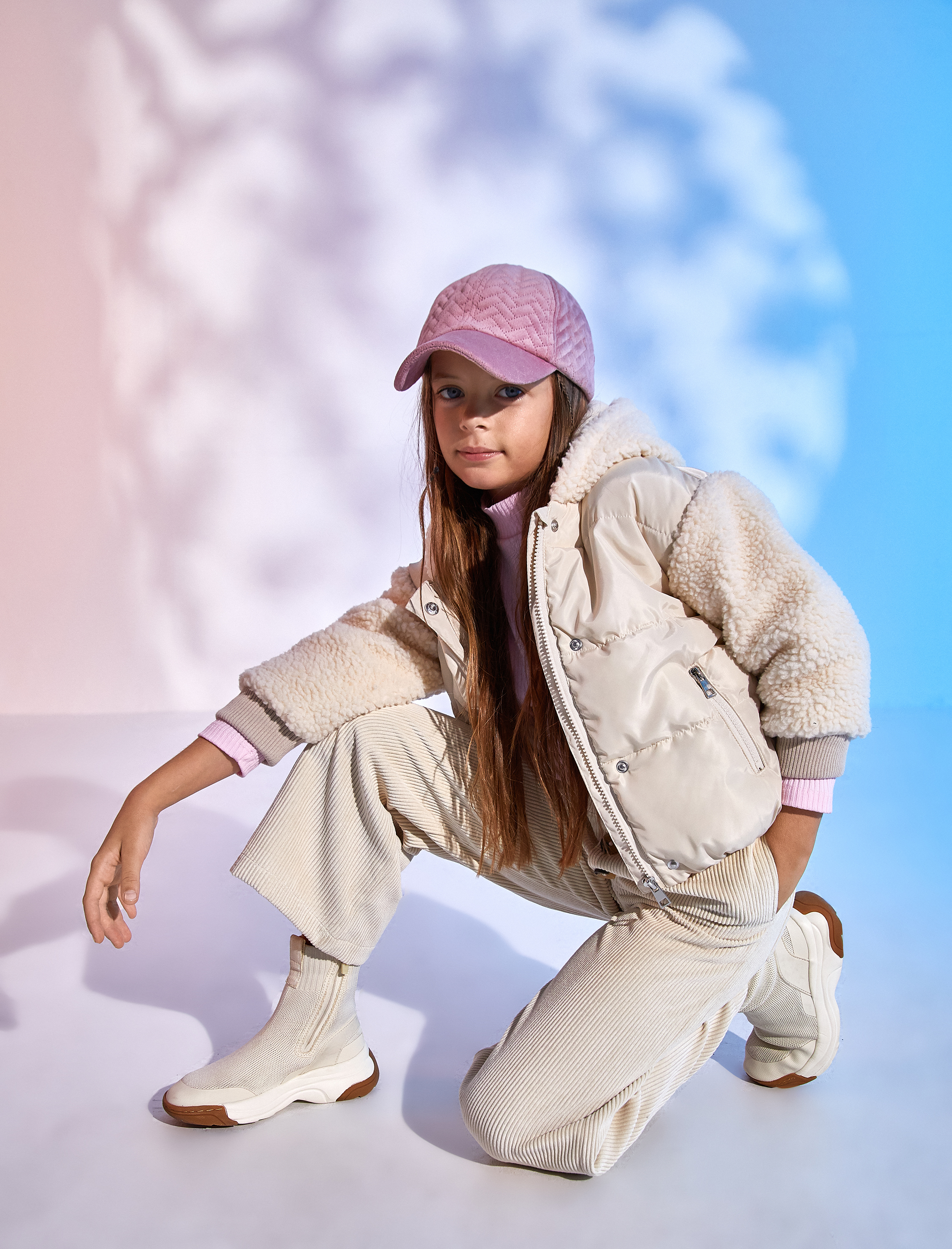  Kız Çocuk Şişme Mont Peluş Detaylı Kapüşonlu