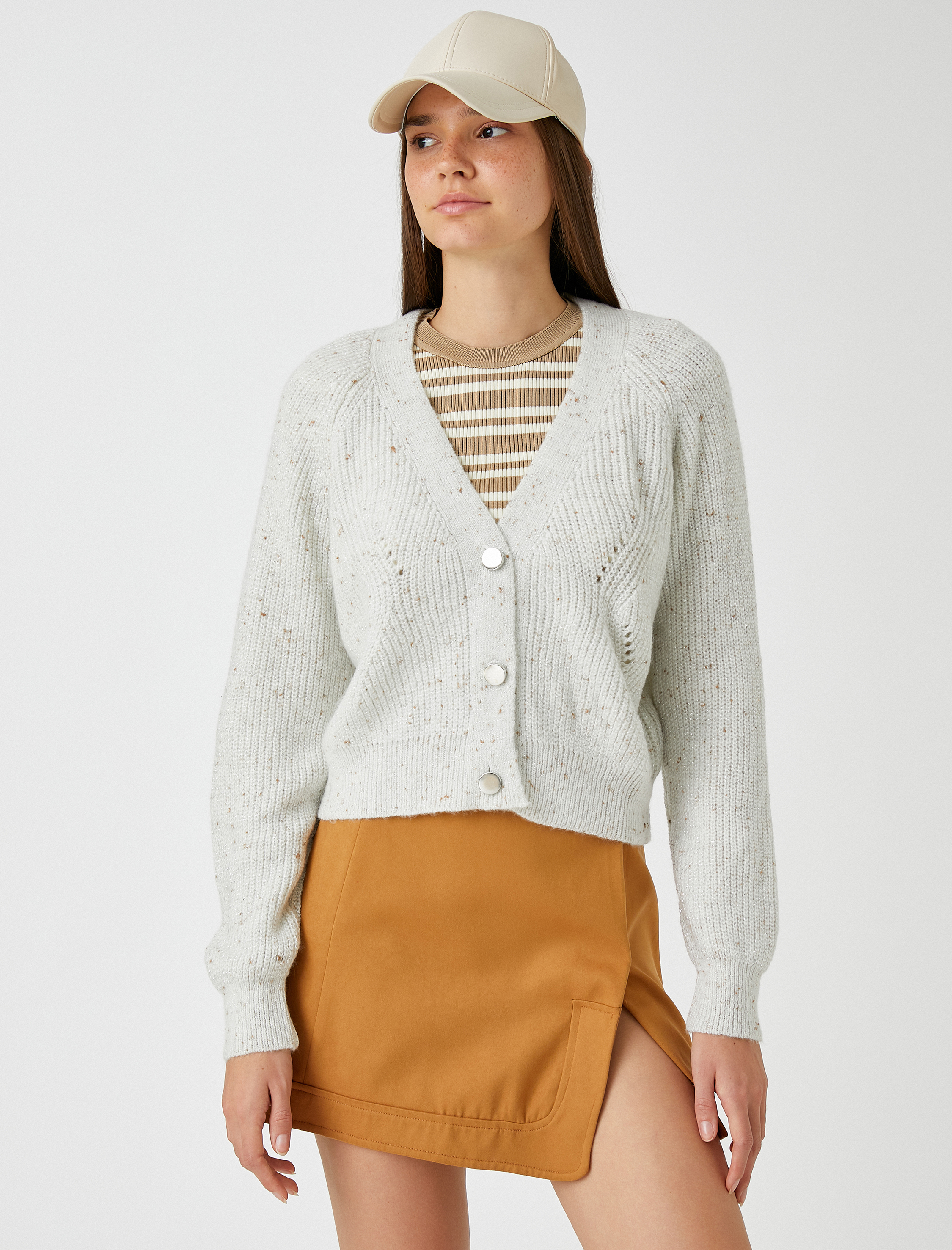   V Yaka Hırka Düğmeli