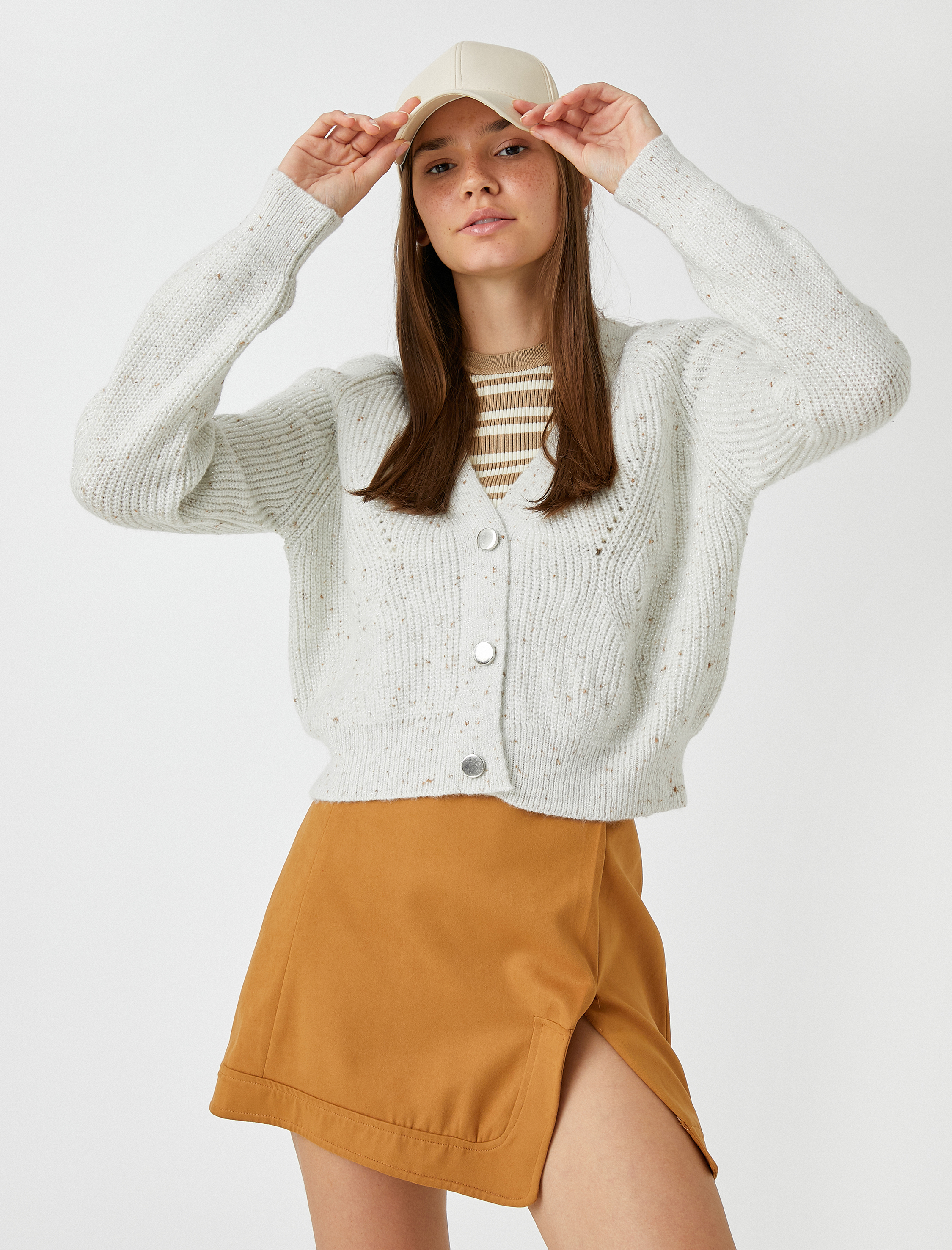   V Yaka Hırka Düğmeli