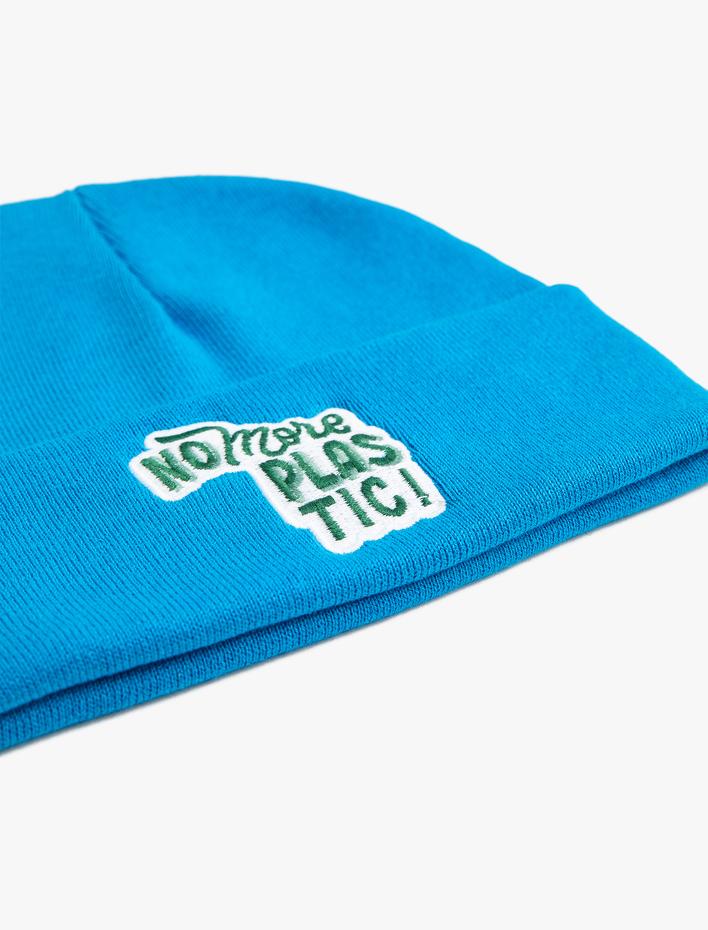 Erkek Çocuk Triko Bere İşleme Detaylı