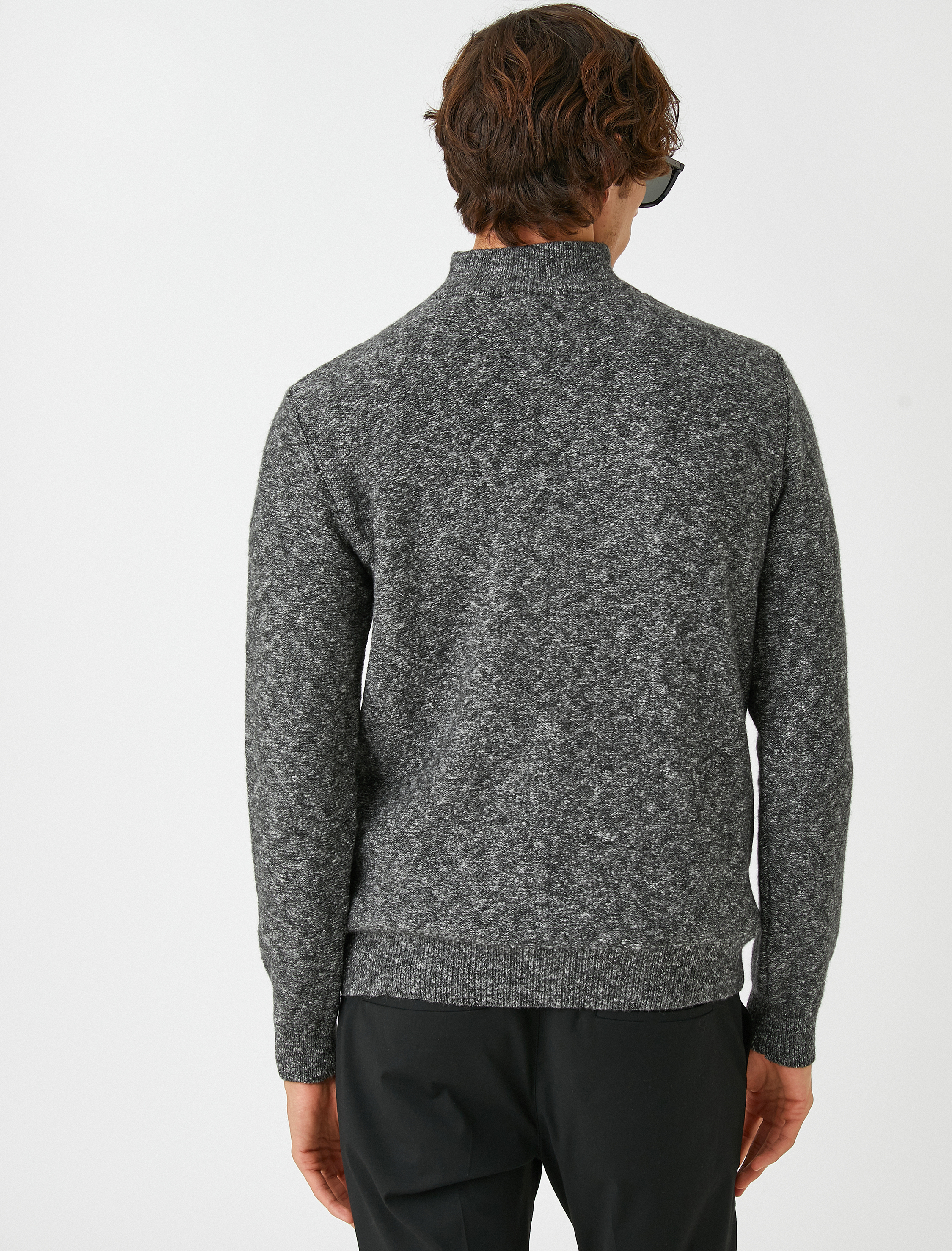   Jakarlı Kazak Dik Yaka Fermuar Detaylı