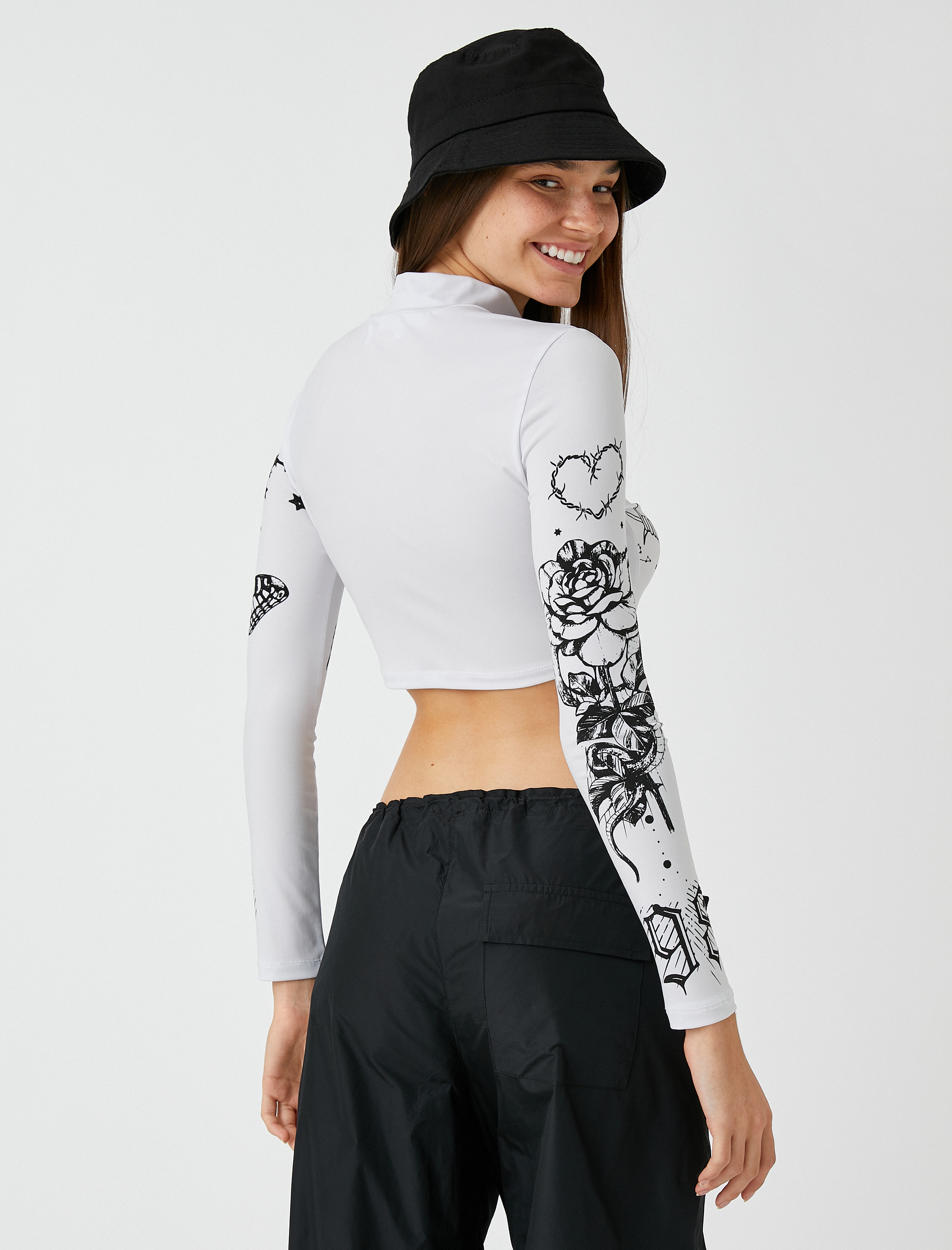   Uzun Kollu Tişört Crop Baskılı