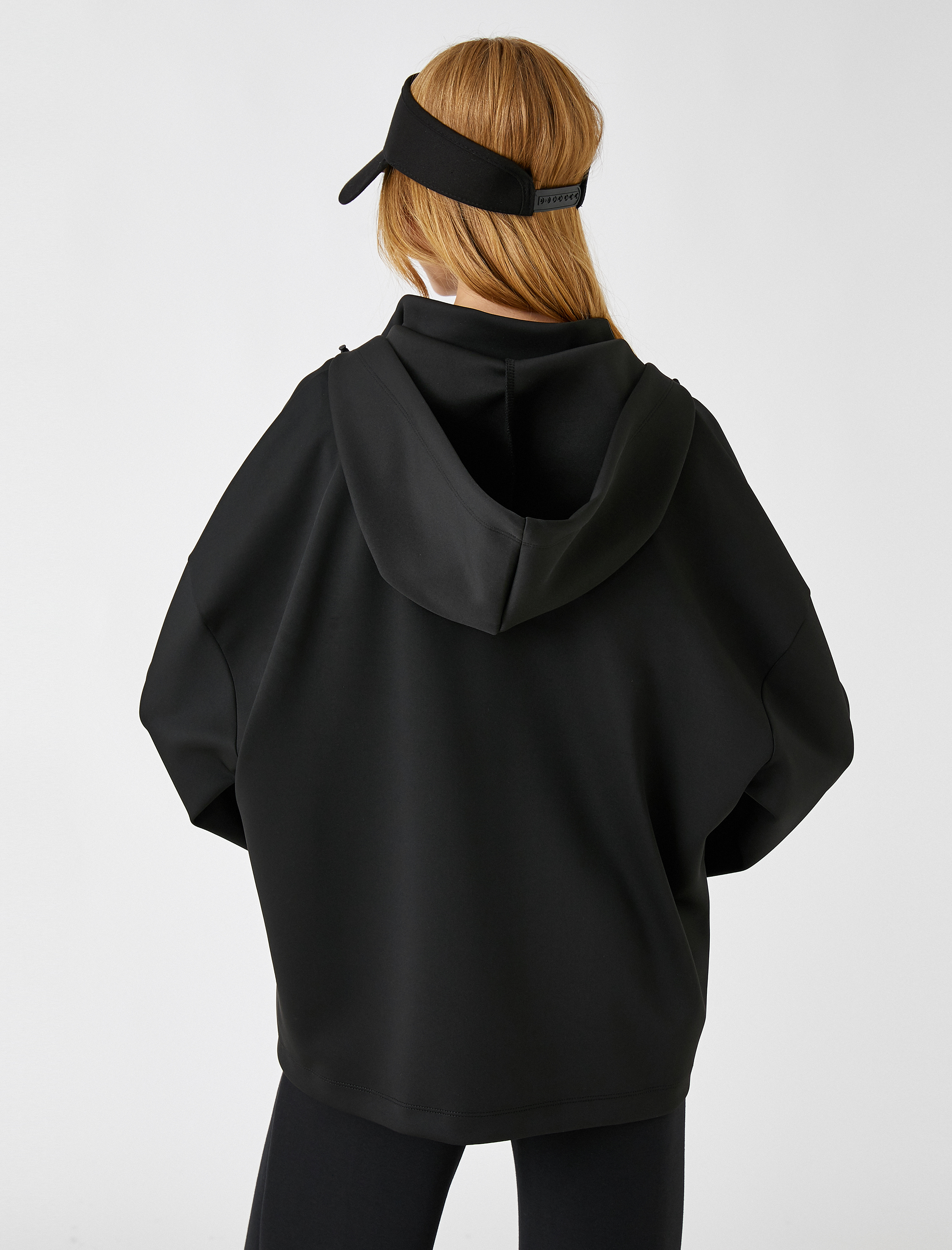  Oversize Kapüşonlu Sweatshirt Yarım Fermuarlı