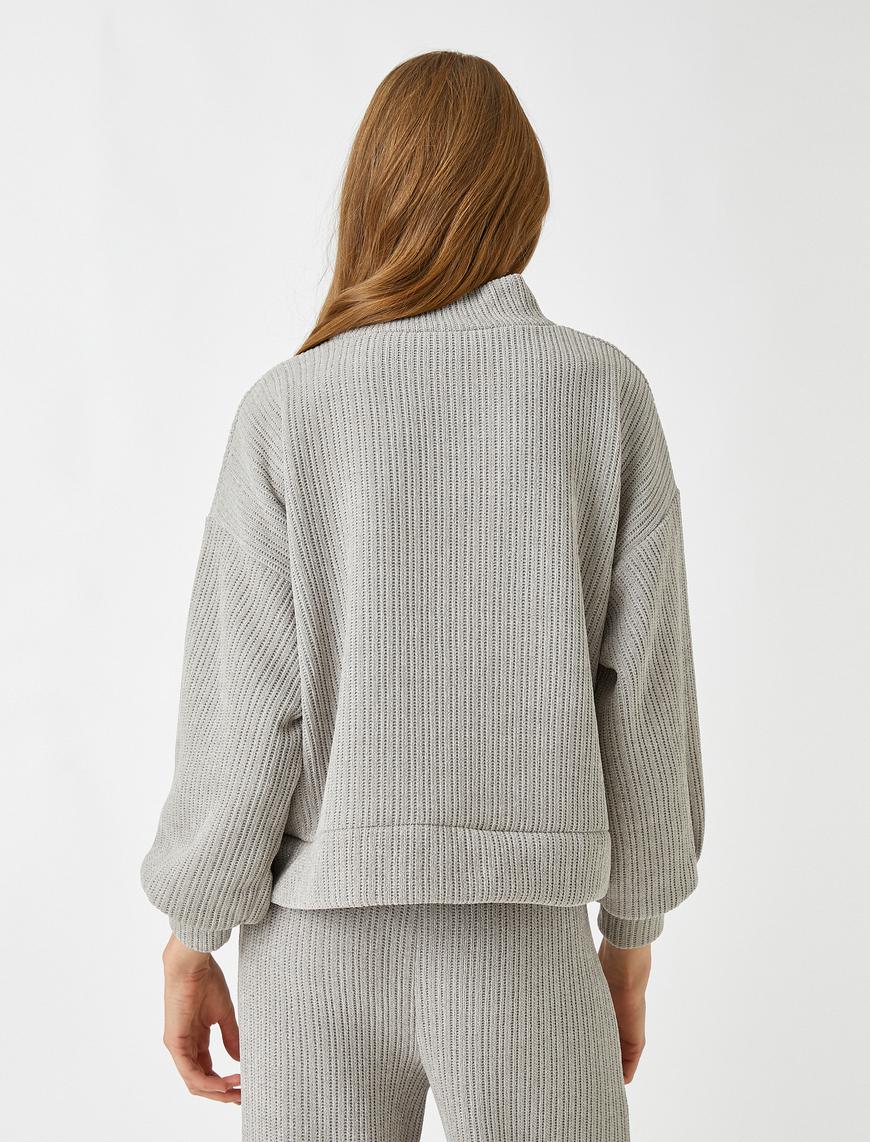   Dik Yaka Sweatshirt