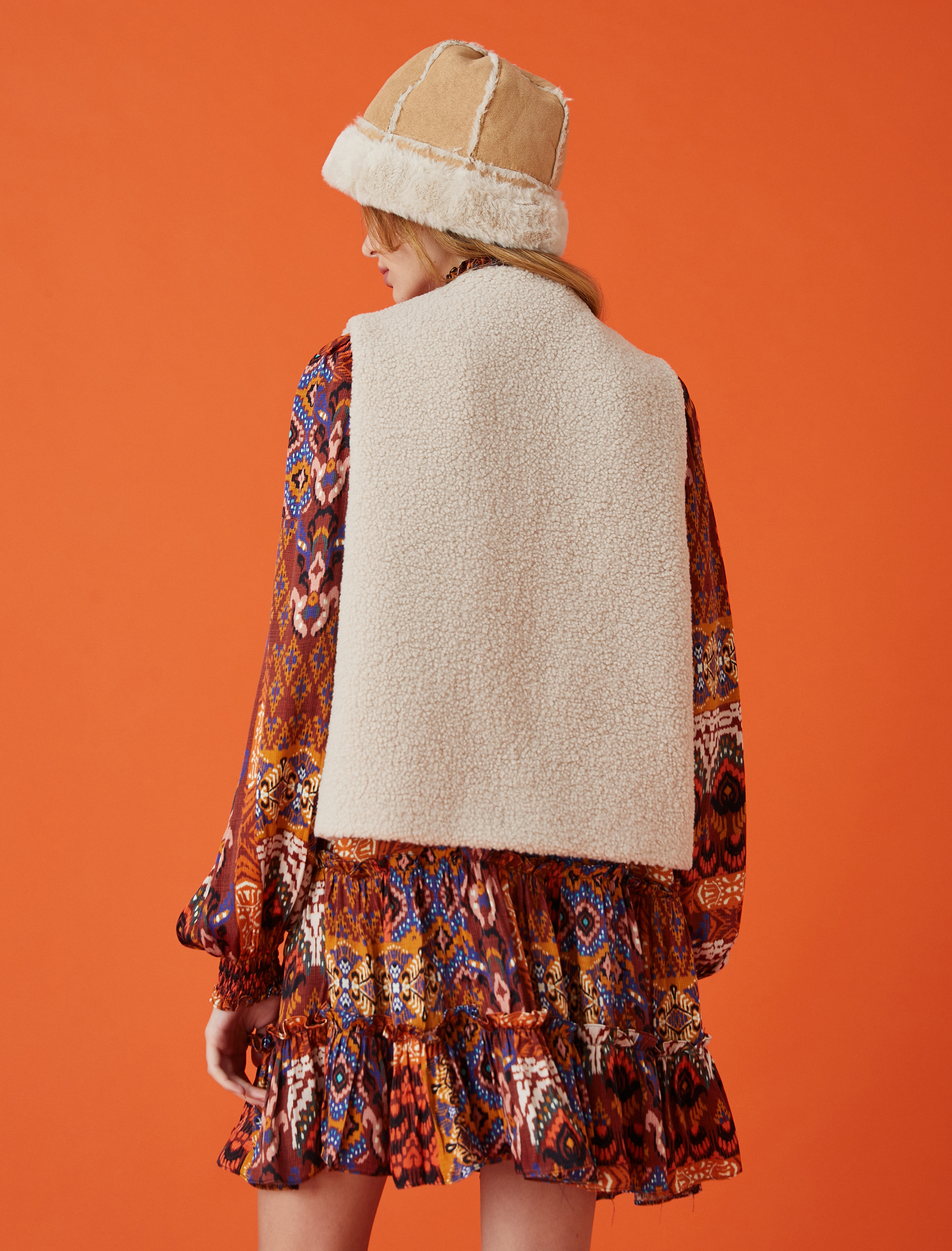   Yuvarlak Yaka Peluş Yelek