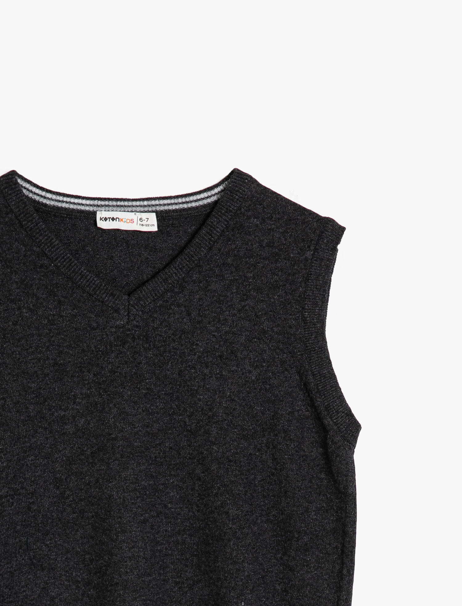  Erkek Çocuk Kolsuz Triko Kazak