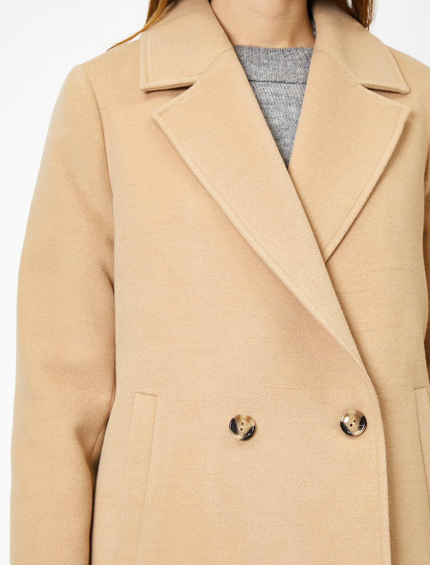   Düğme Detaylı Kaban