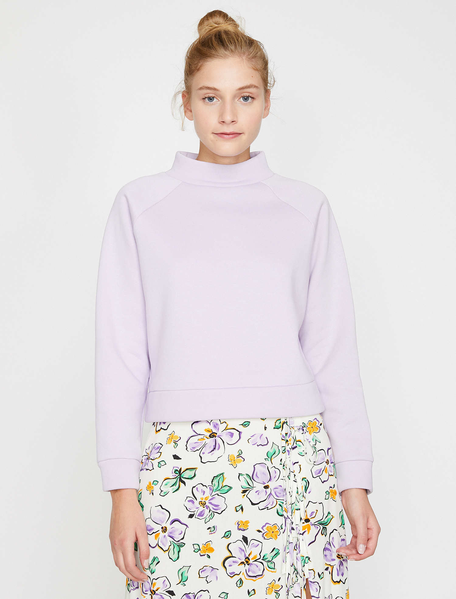   Yüksek Yaka Sweatshirt