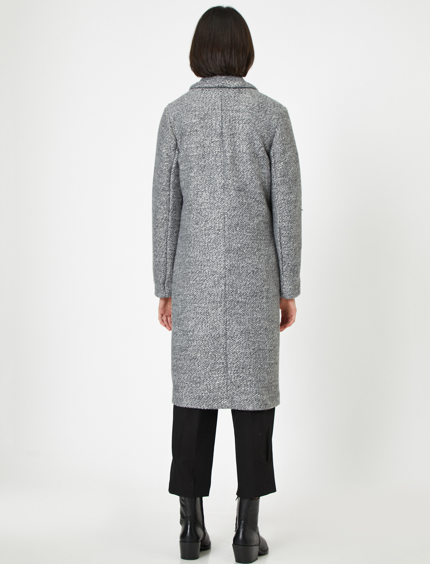 Düğme Detaylı Kaban