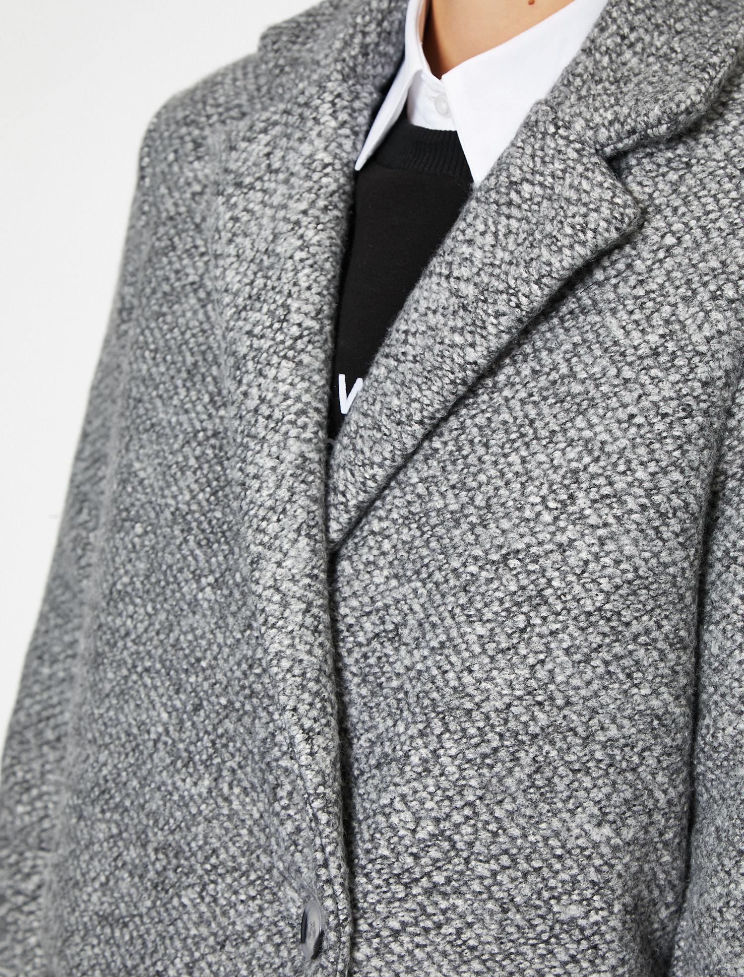 Düğme Detaylı Kaban