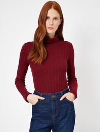 Yüksek Yaka Tişört