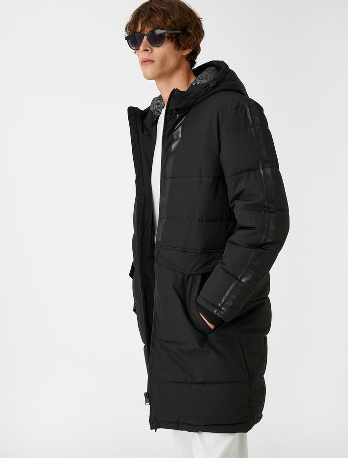  Uzun Şişme Mont Kapşonlu Baskılı Cep Detaylı Su Geçirmez