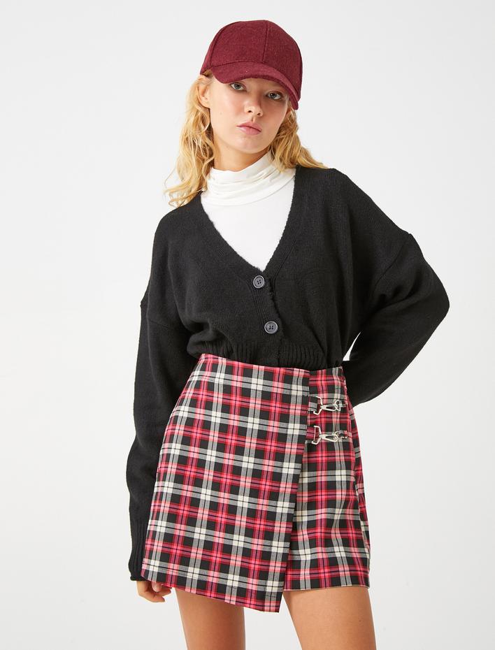  Metal Aksesuarlı Şort Etek