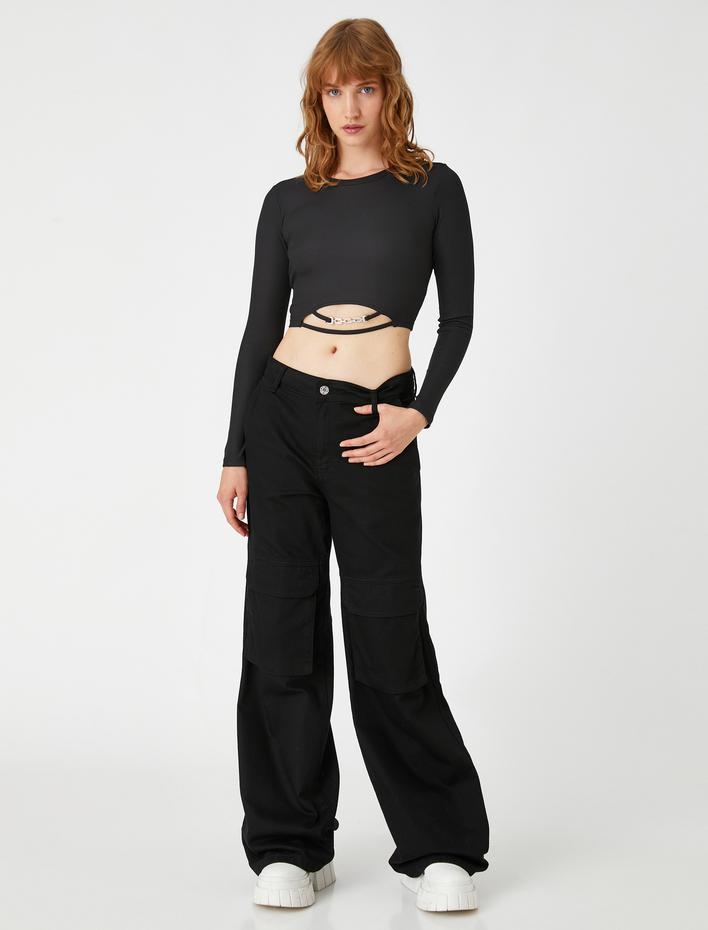  Crop Tişört Uzun Kollu Metal Aksesuarlı Pencere Detaylı