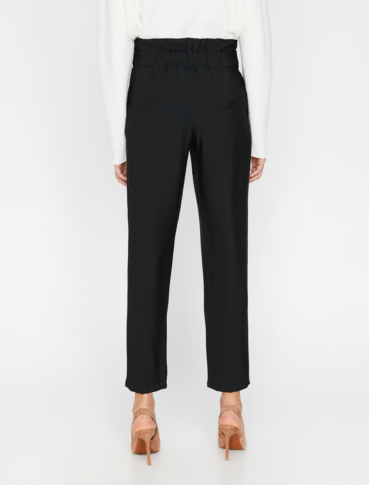   Düğme Detaylı Tişört