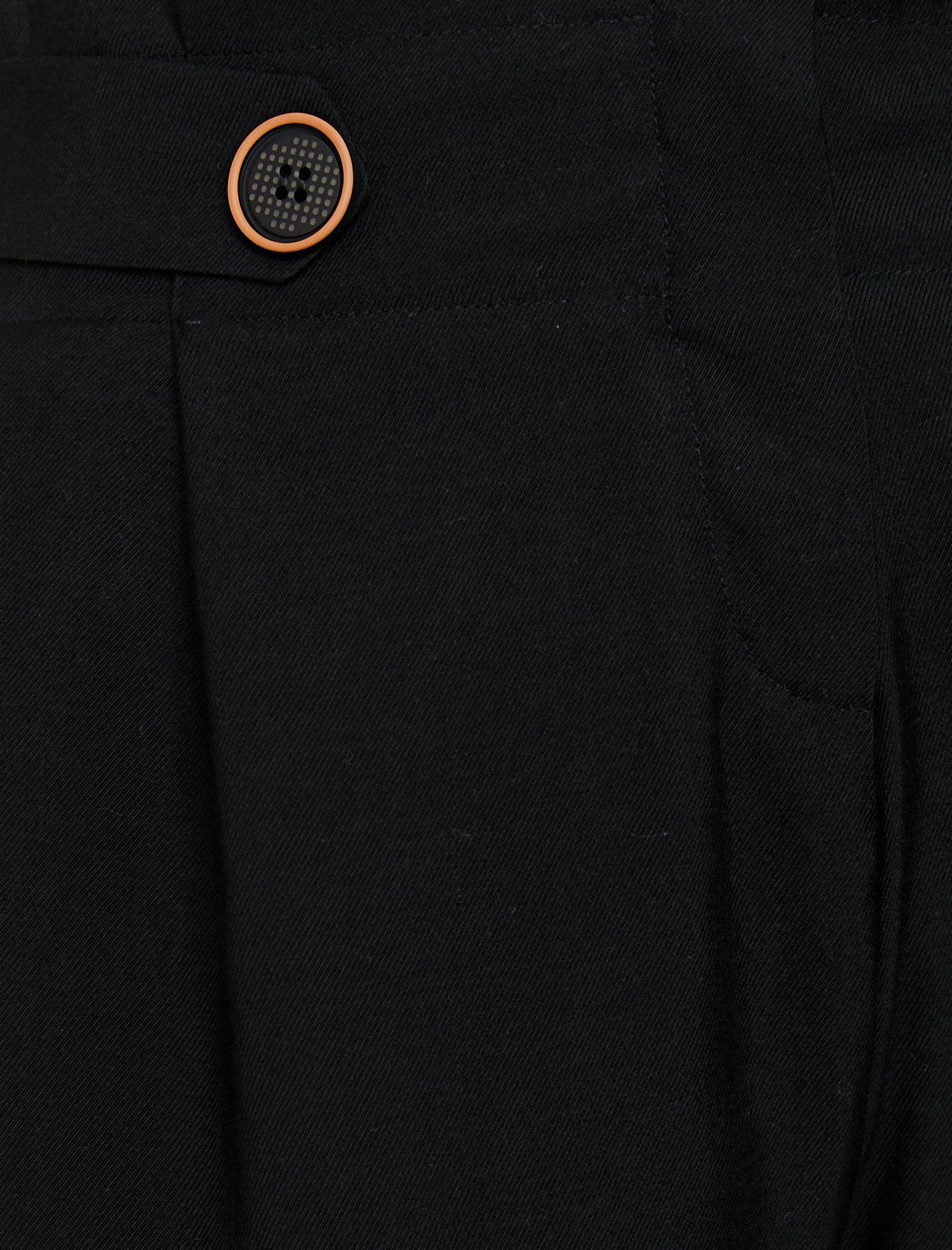   Düğme Detaylı Tişört