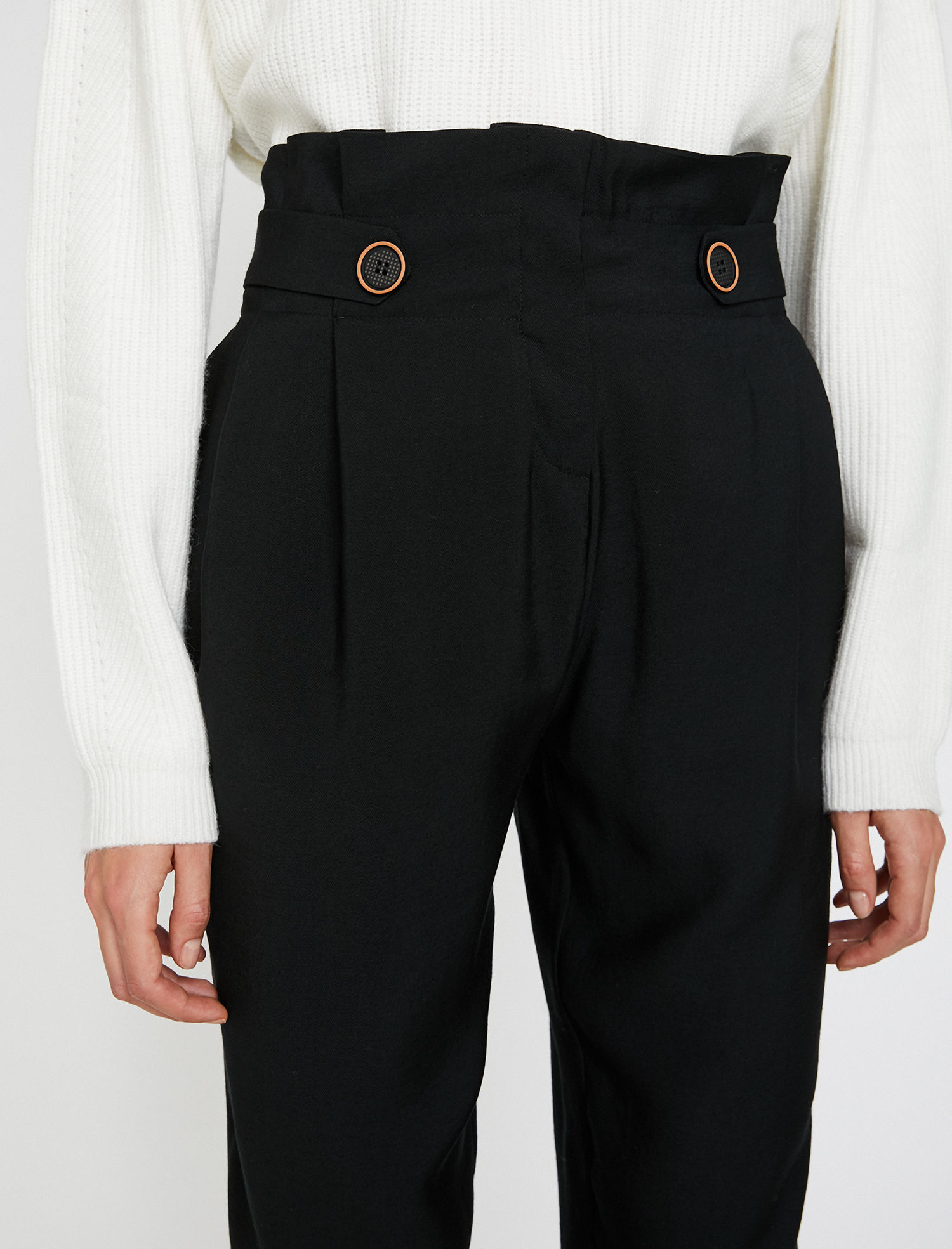   Düğme Detaylı Tişört