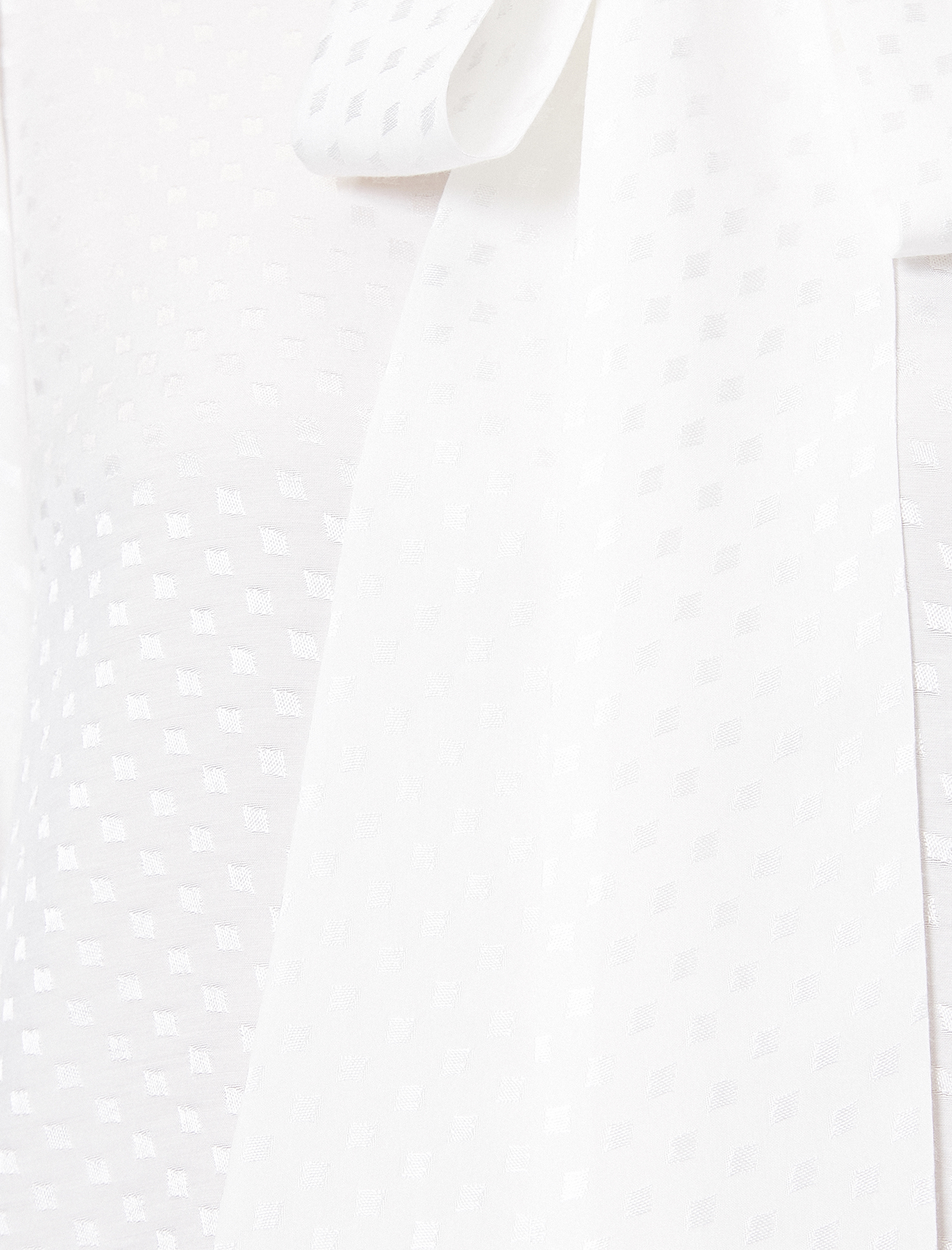   Fular Detaylı Uzun Kollu Gömlek