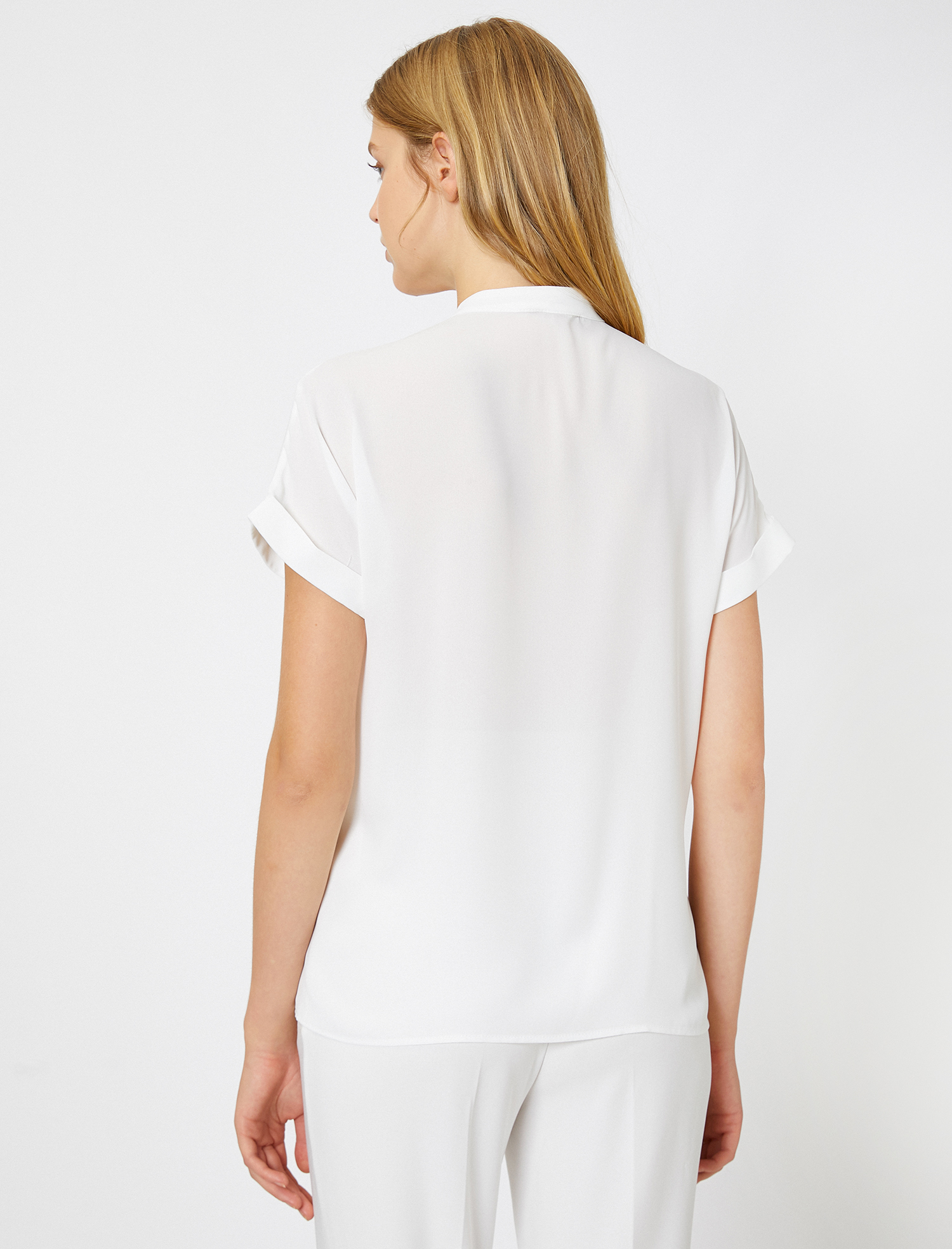   Dantel Detaylı Bluz