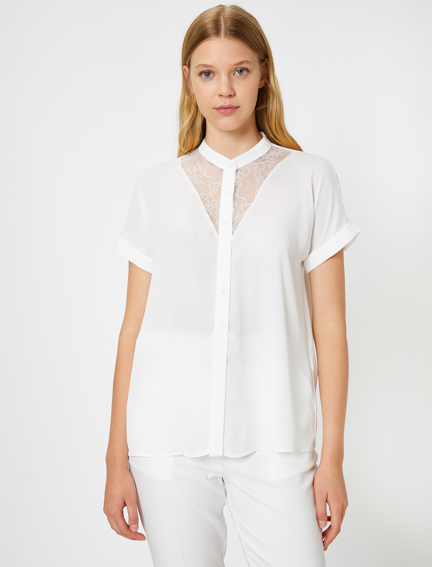   Dantel Detaylı Bluz