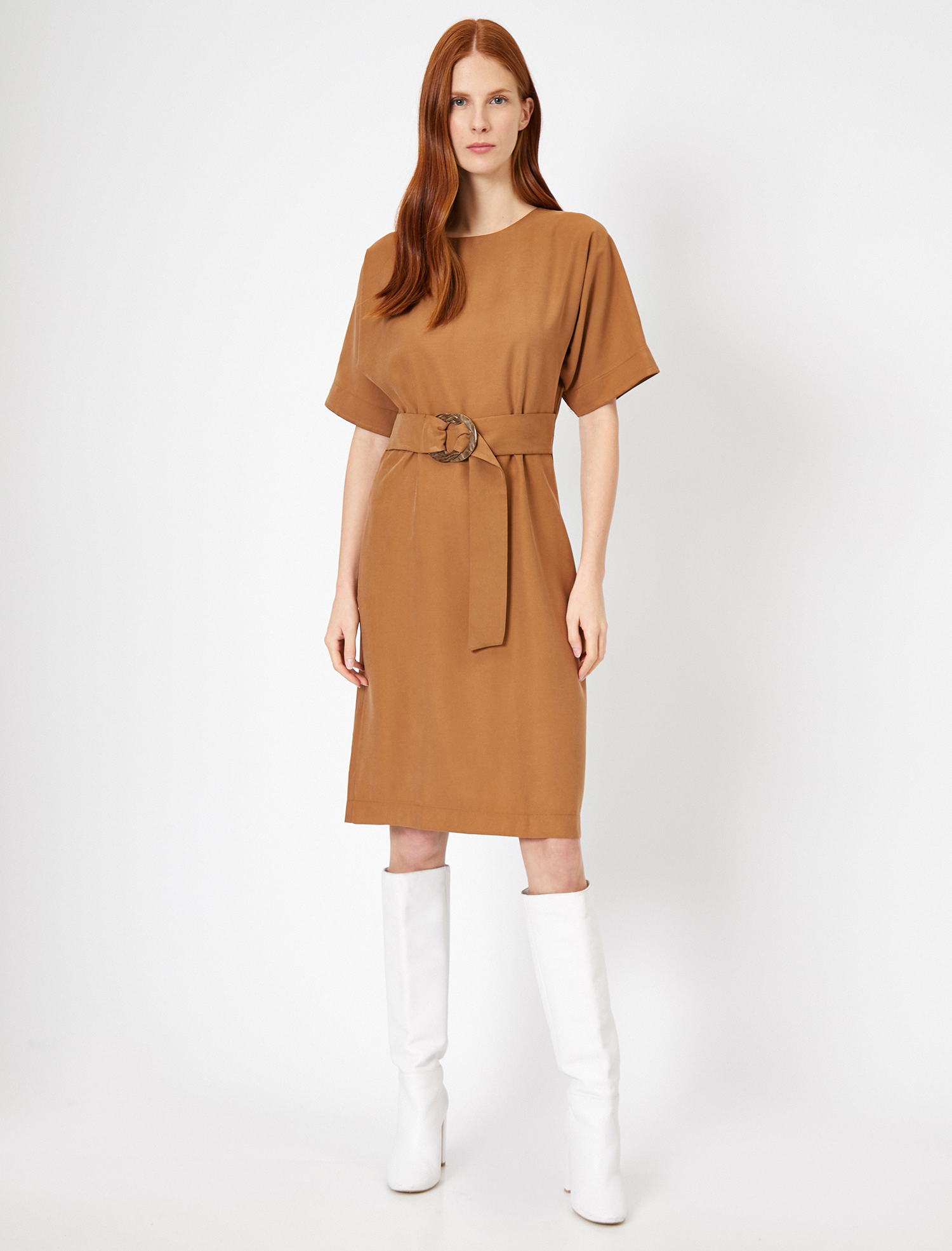   Kemer Detaylı Elbise