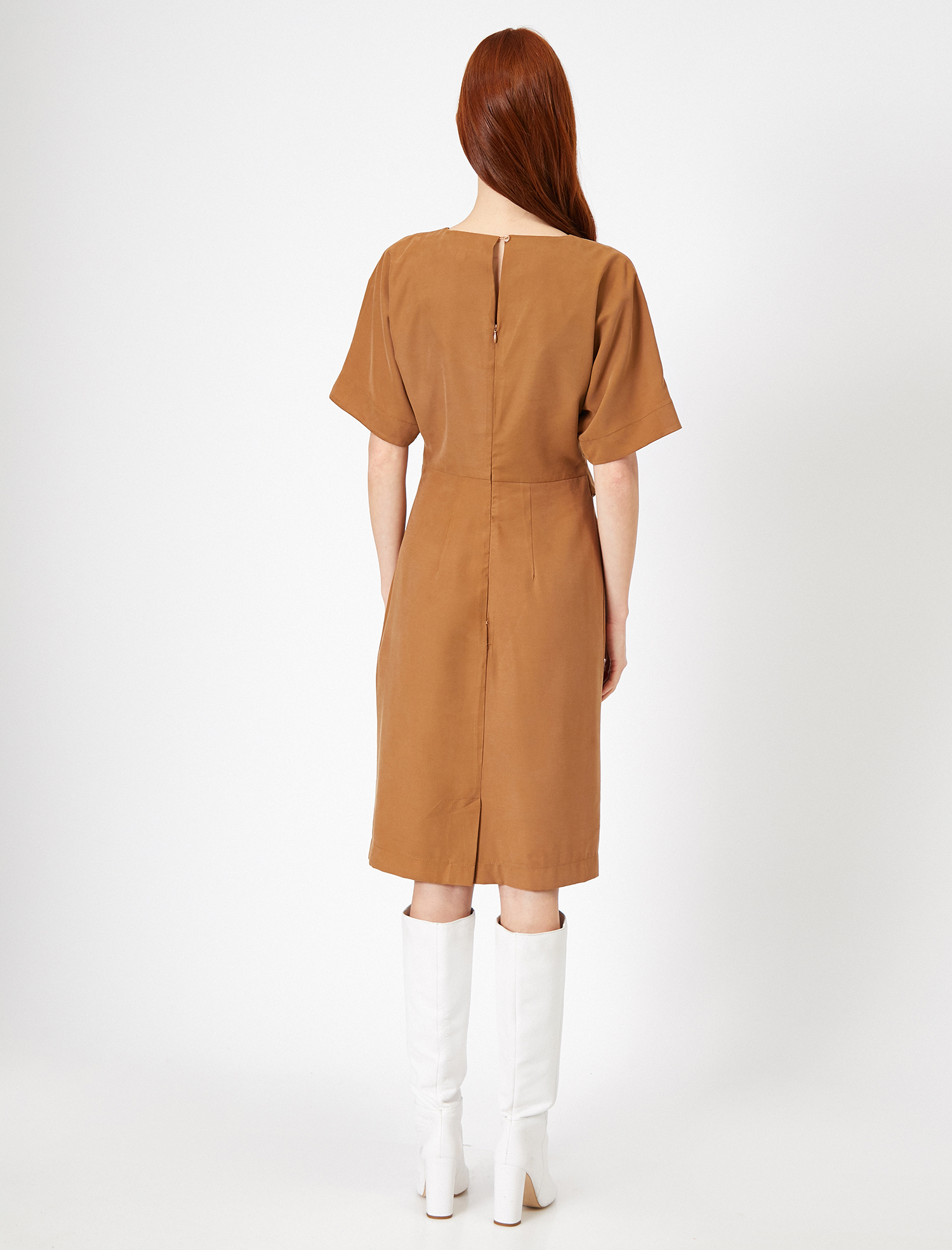   Kemer Detaylı Elbise