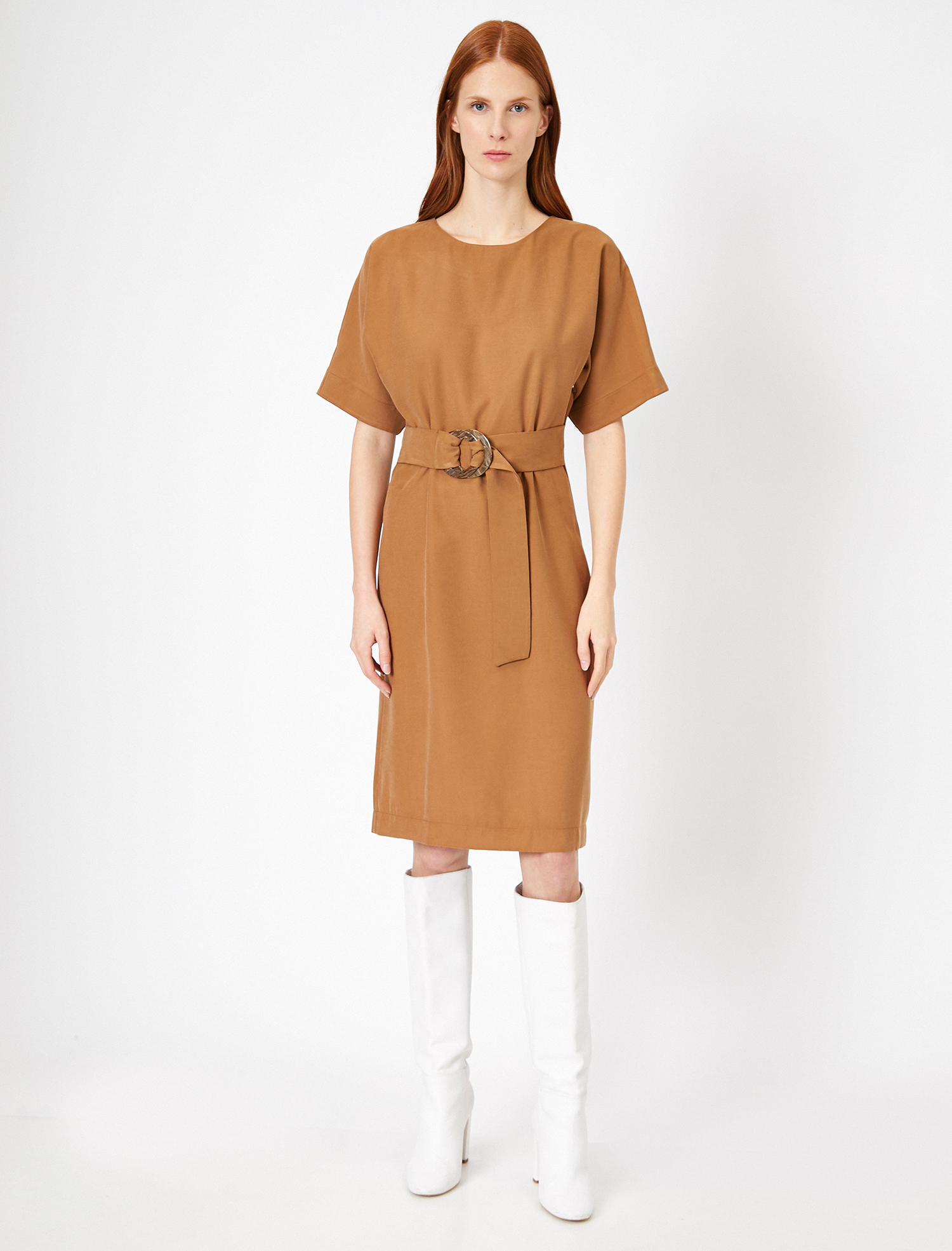   Kemer Detaylı Elbise