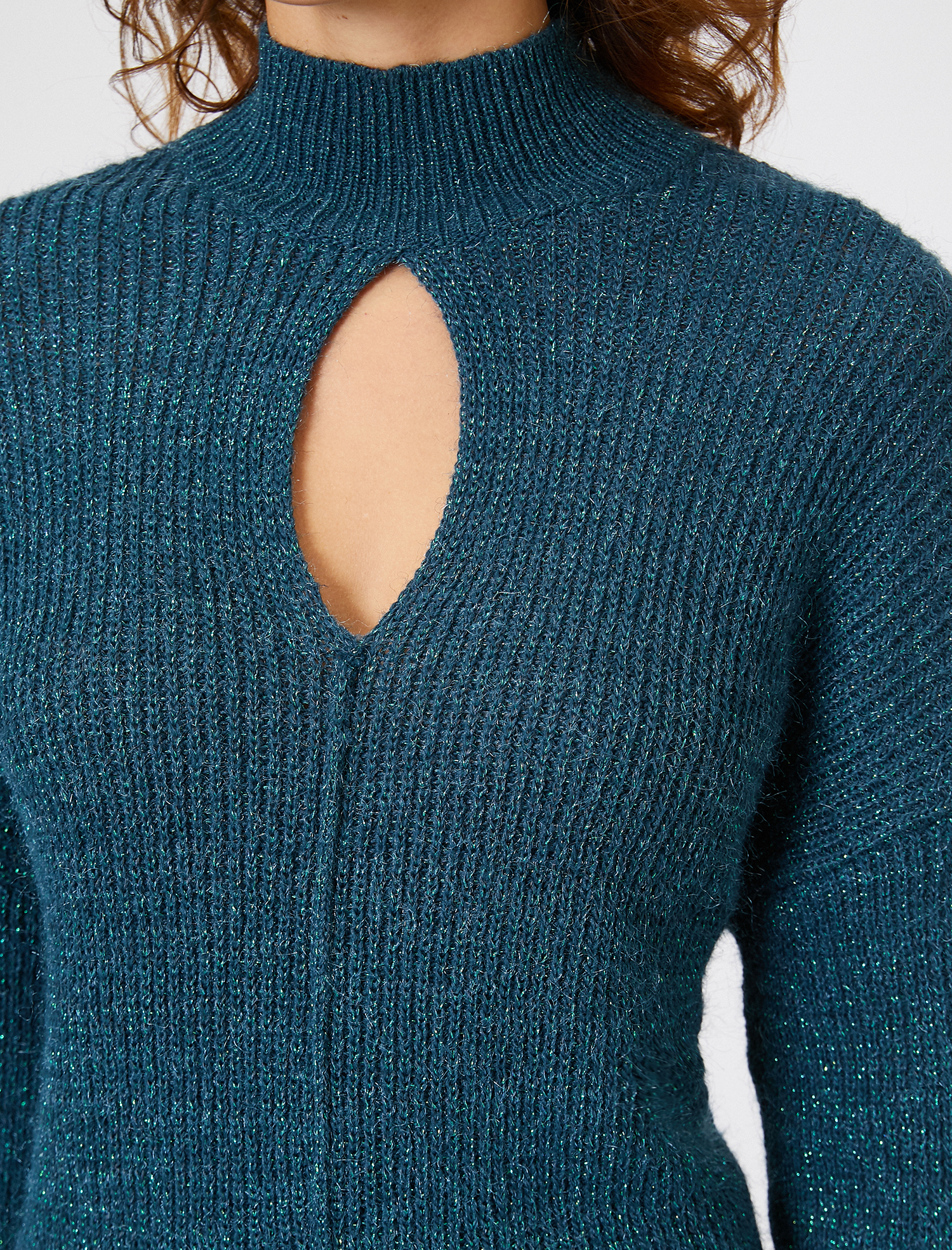   Yüksek Yaka Triko Kazak