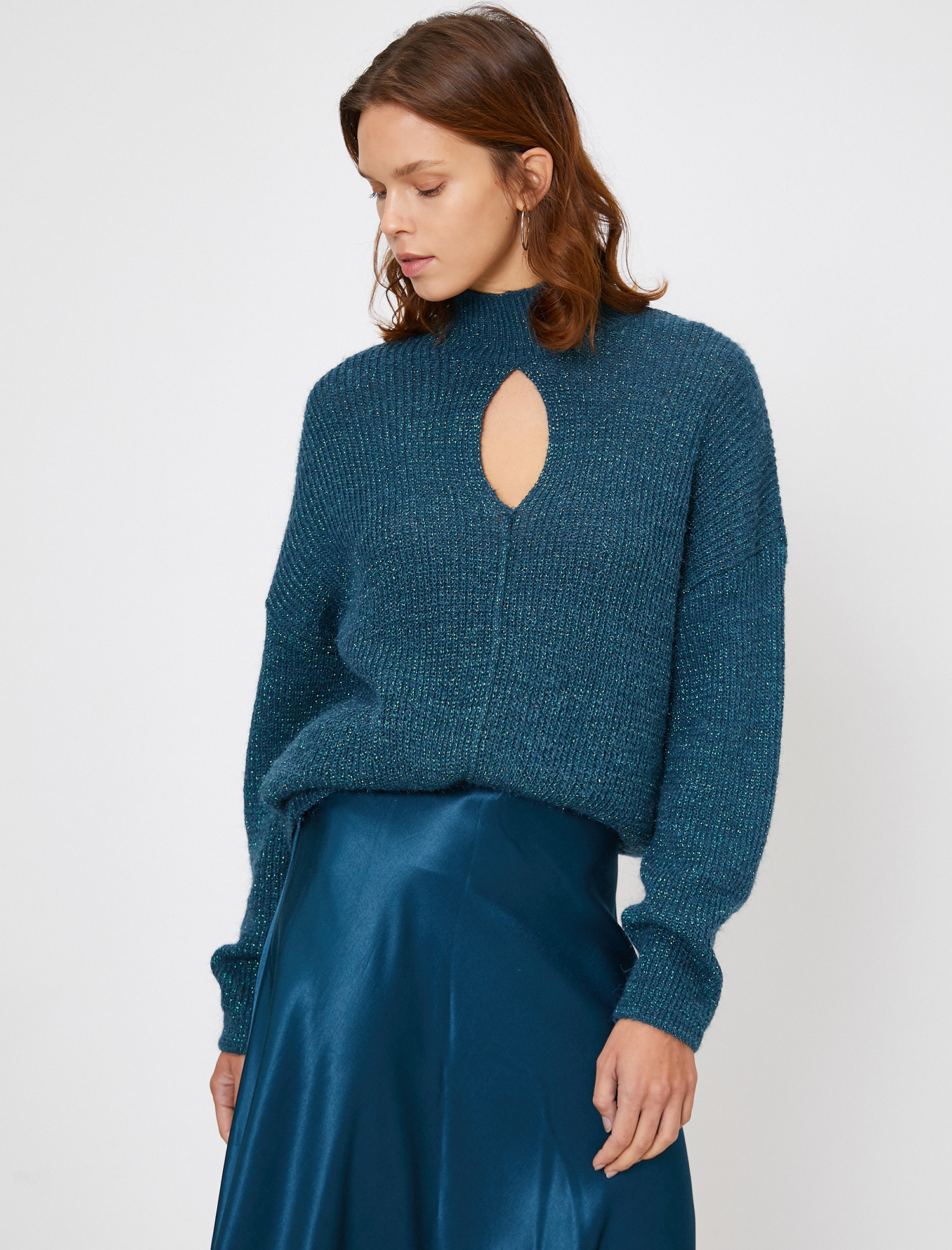   Yüksek Yaka Triko Kazak