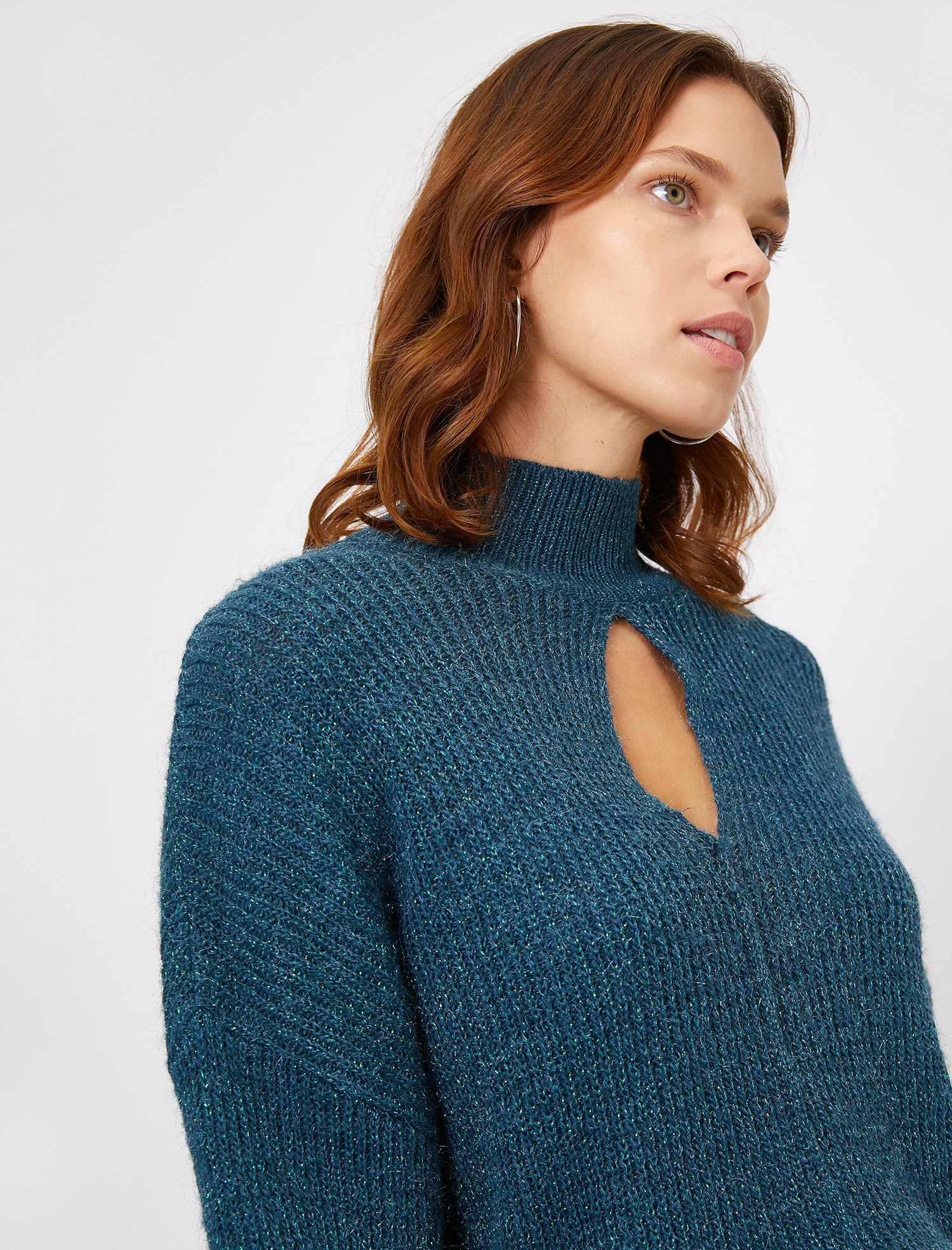   Yüksek Yaka Triko Kazak