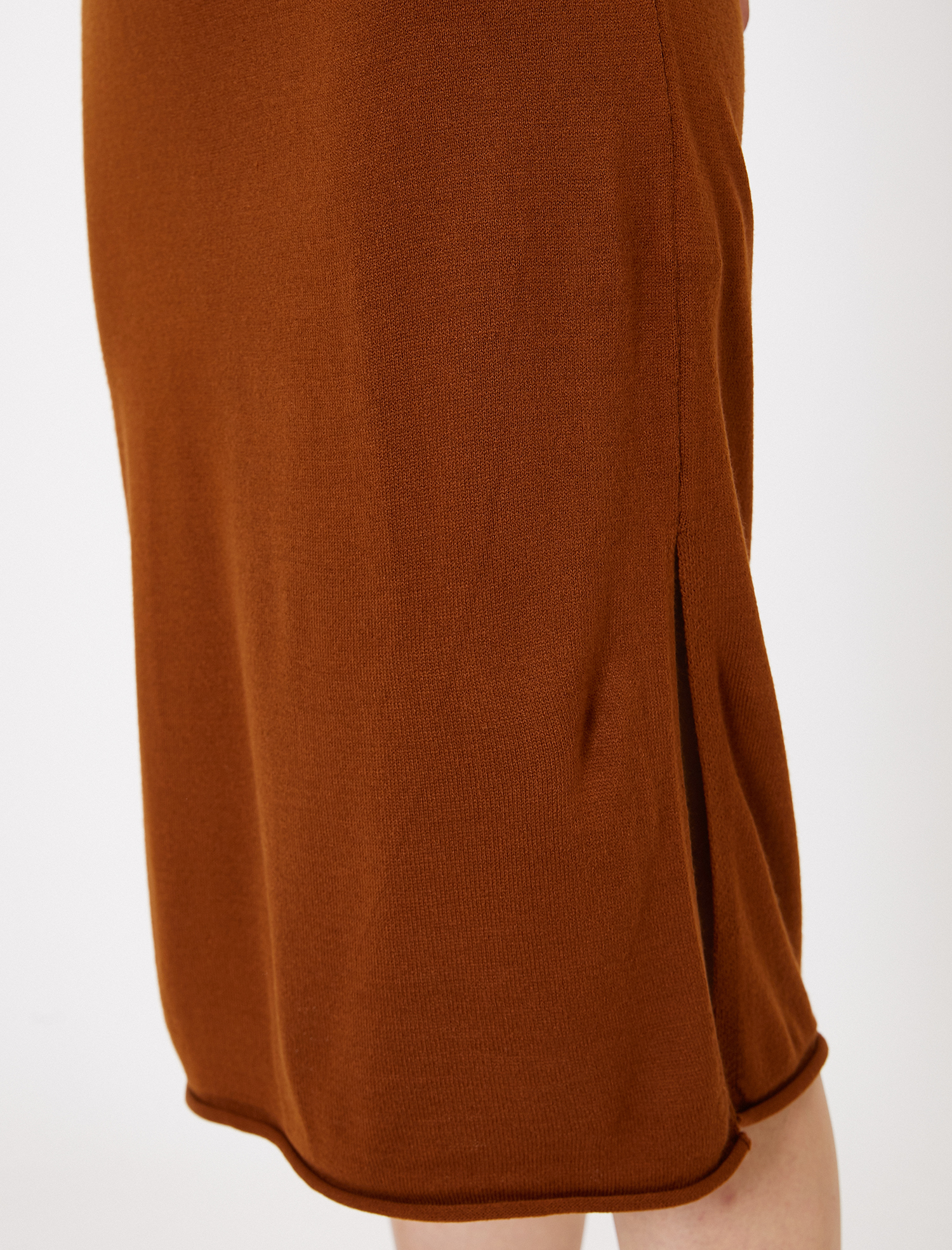   Yırtmaç Detaylı Triko Elbise