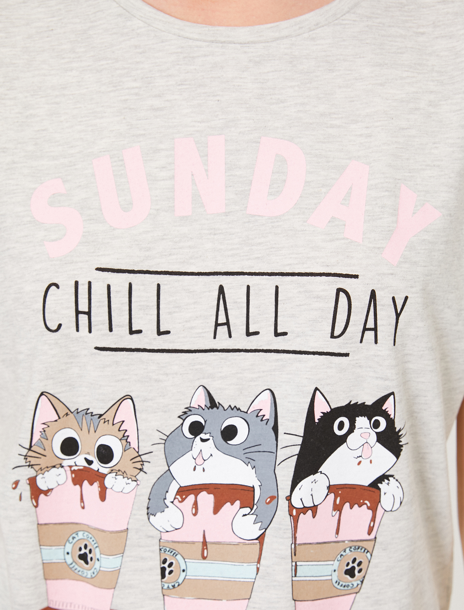   Yazılı Baskılı Pijama Takımı