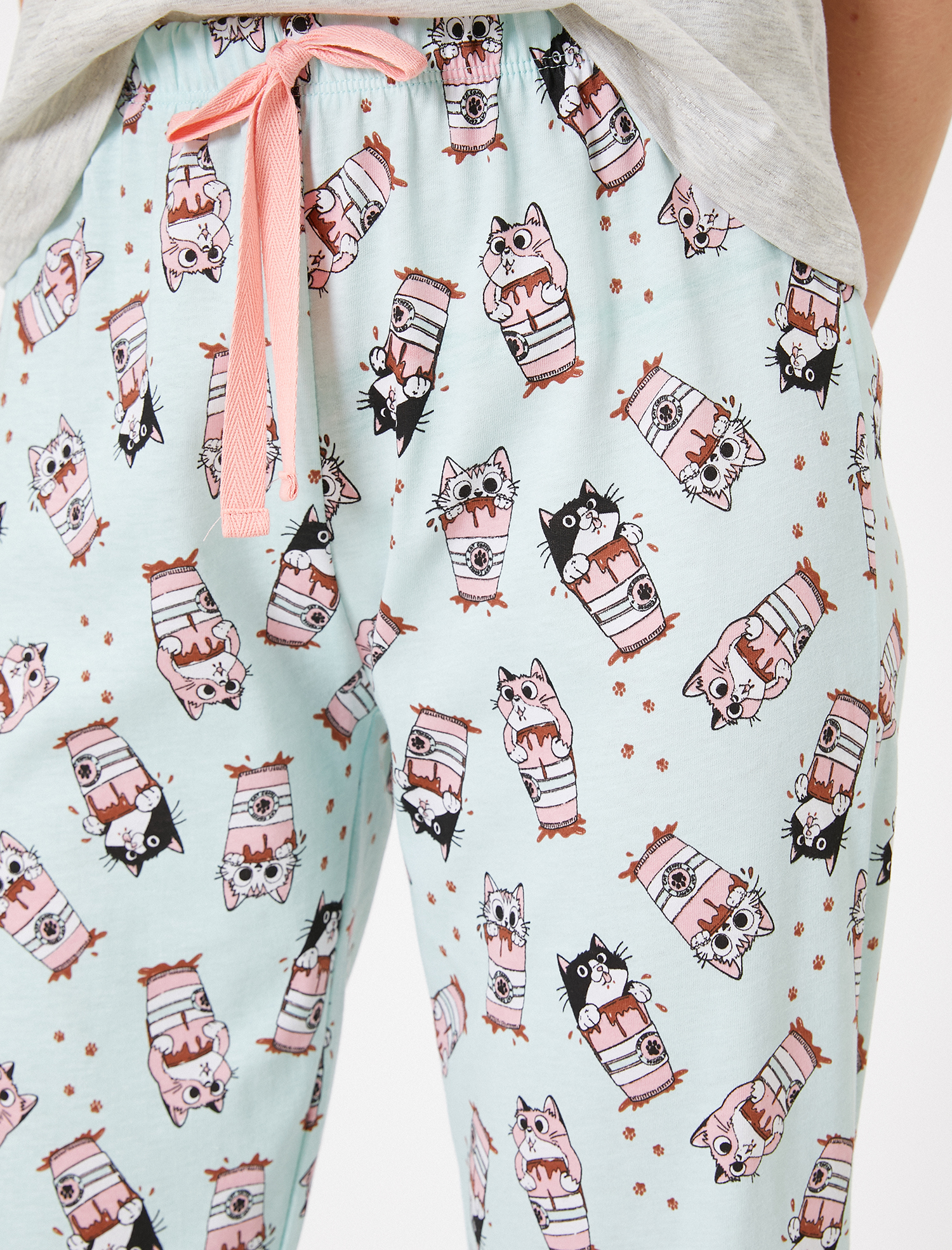   Yazılı Baskılı Pijama Takımı